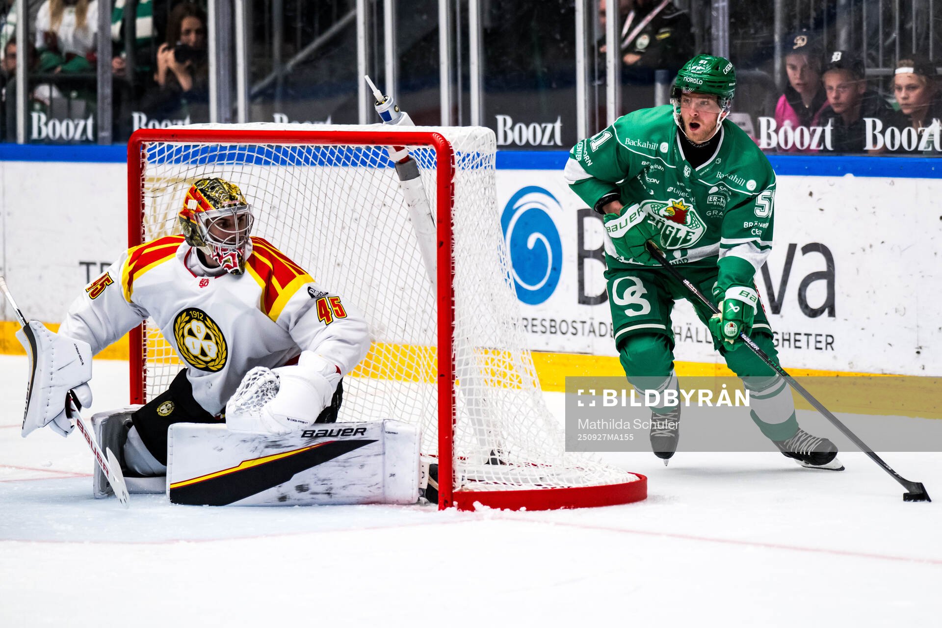 Brynäs målvakt Damian Clara och Rögles Calle Själin