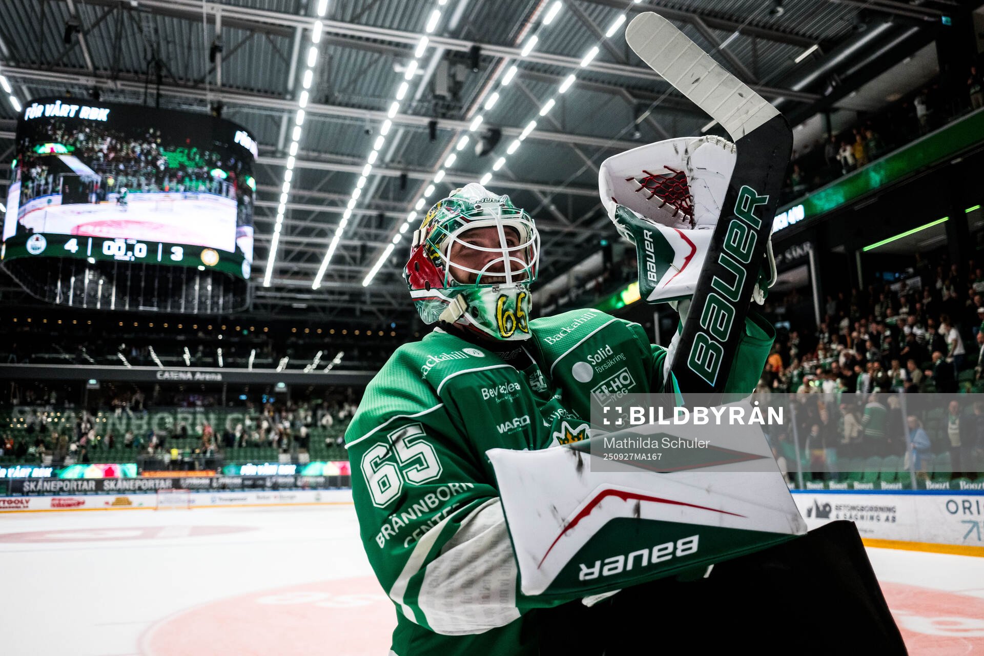 Rögles målvakt Christoffer Rifalk jublar
