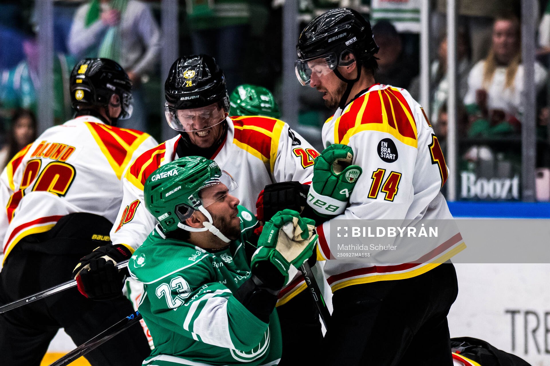 Rögles Josh Dickinson och Brynäs Robert Hägg