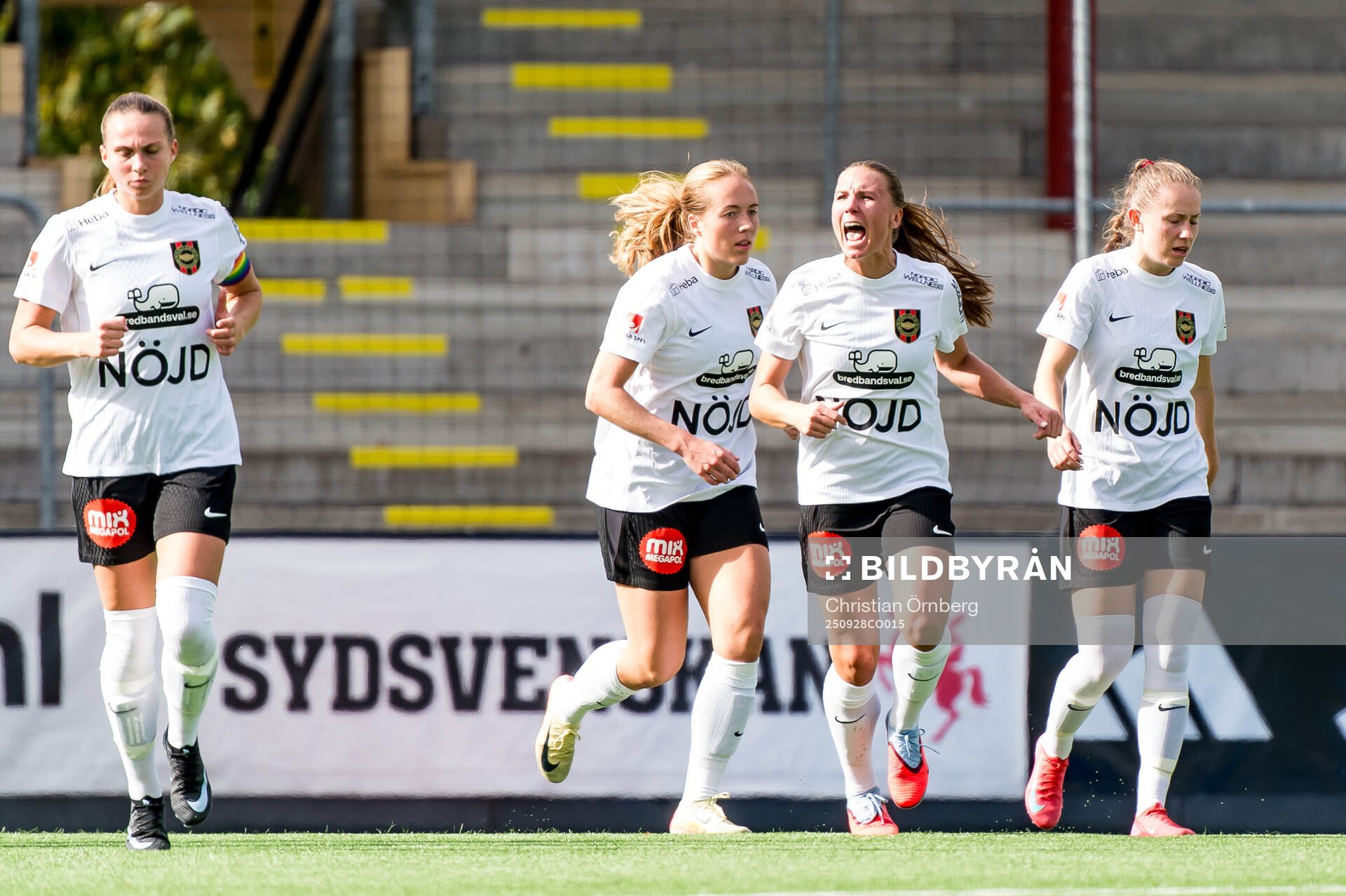 Brommapojkarnas Louise Lillbäck jublar