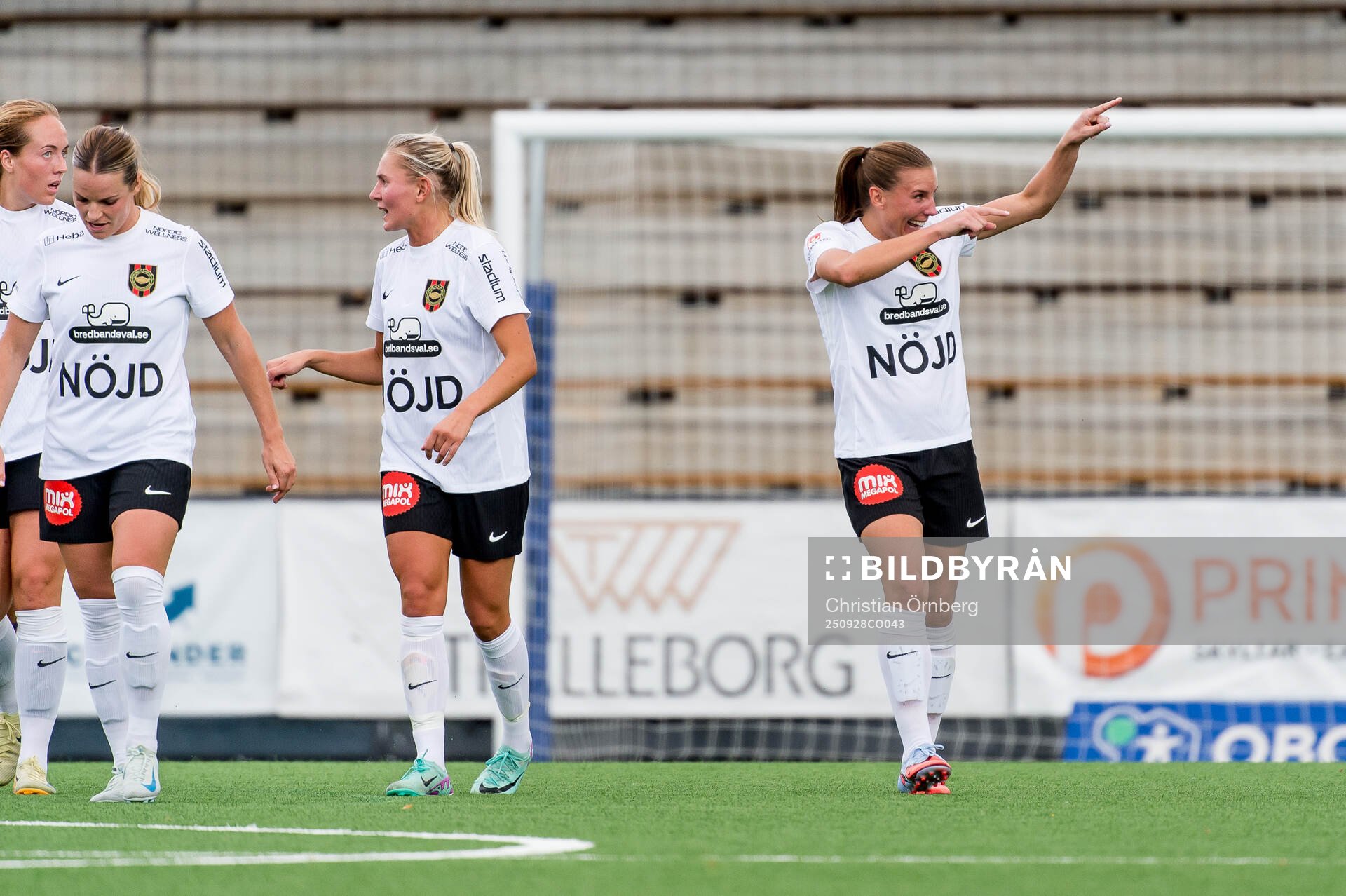 Brommapojkarnas Louise Lillbäck jublar