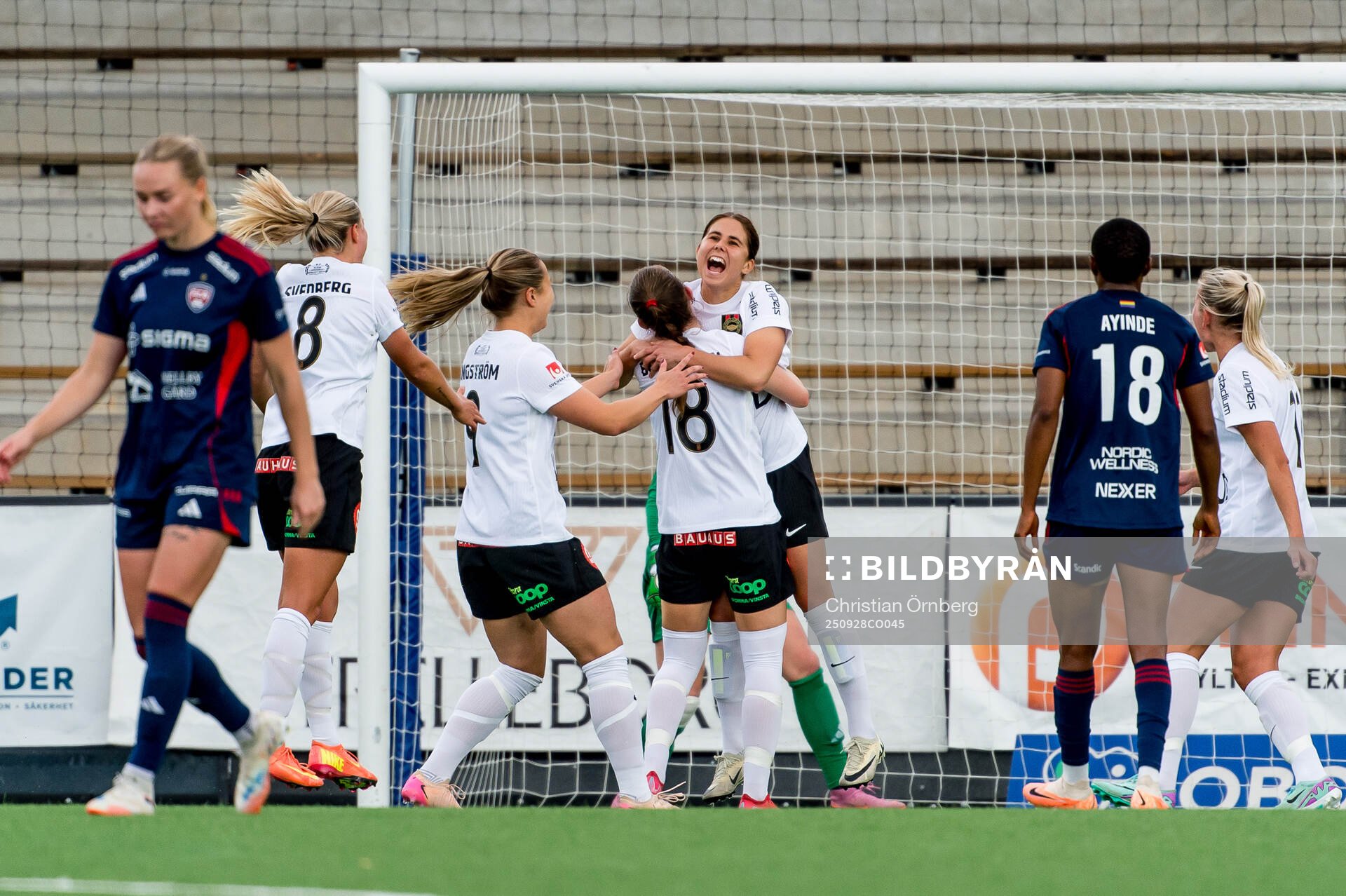 Brommapojkarnas Julia Olsson jublar