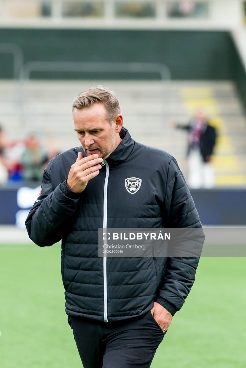 Rosengårds tränare Martin Qvarmans Möller deppar