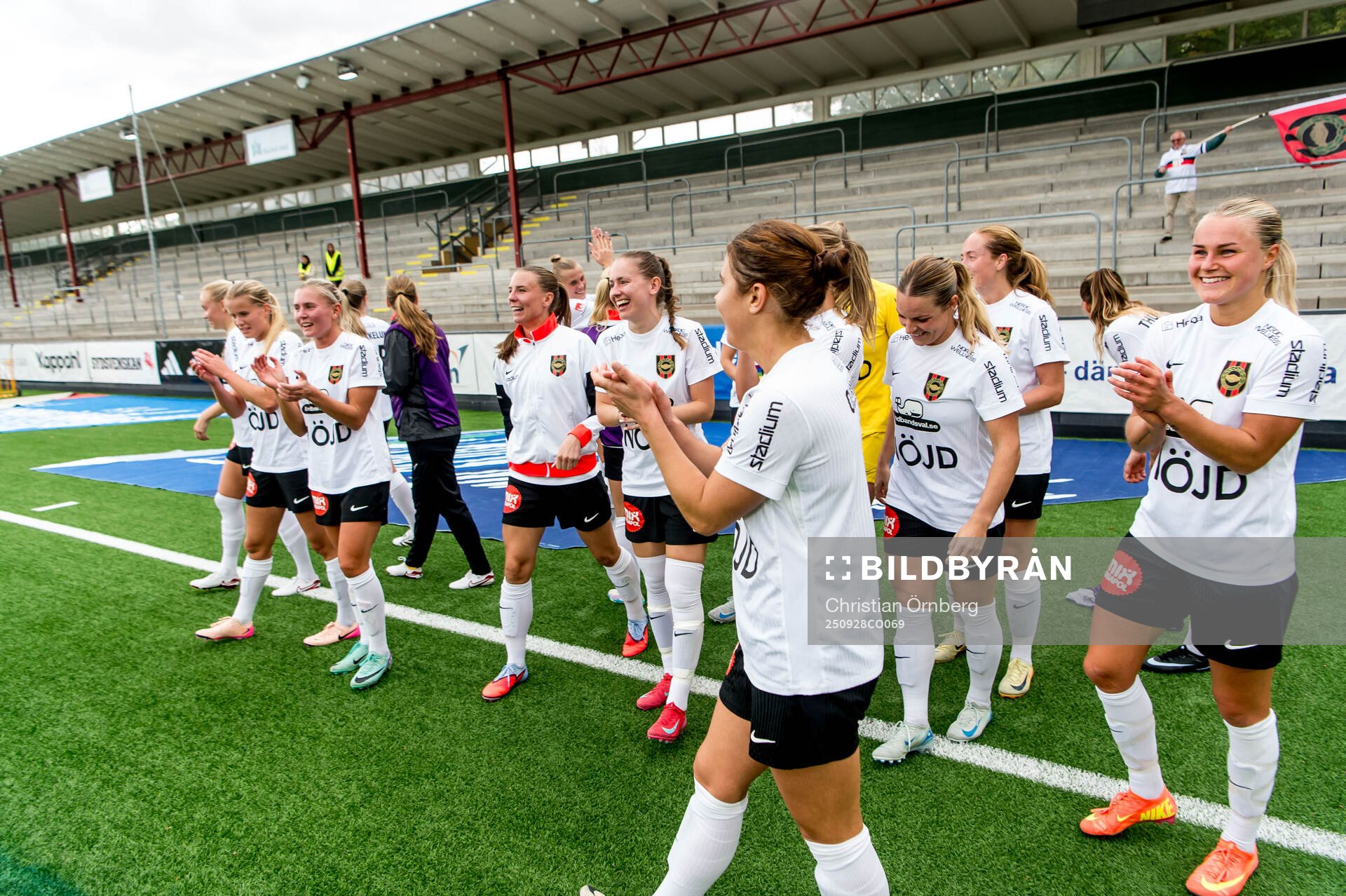 Brommapojkarnas spelare jublar