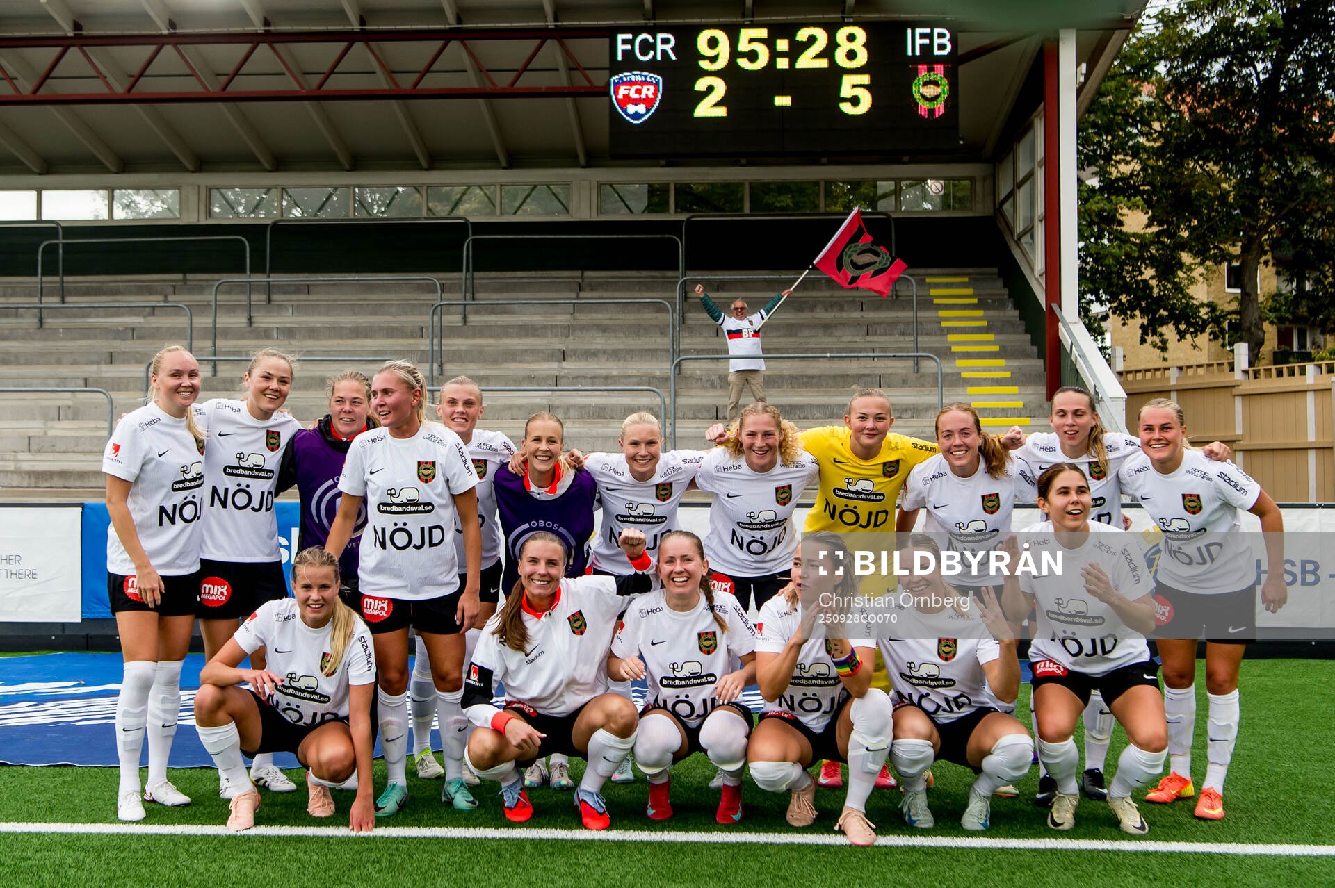 Brommapojkarnas spelare jublar