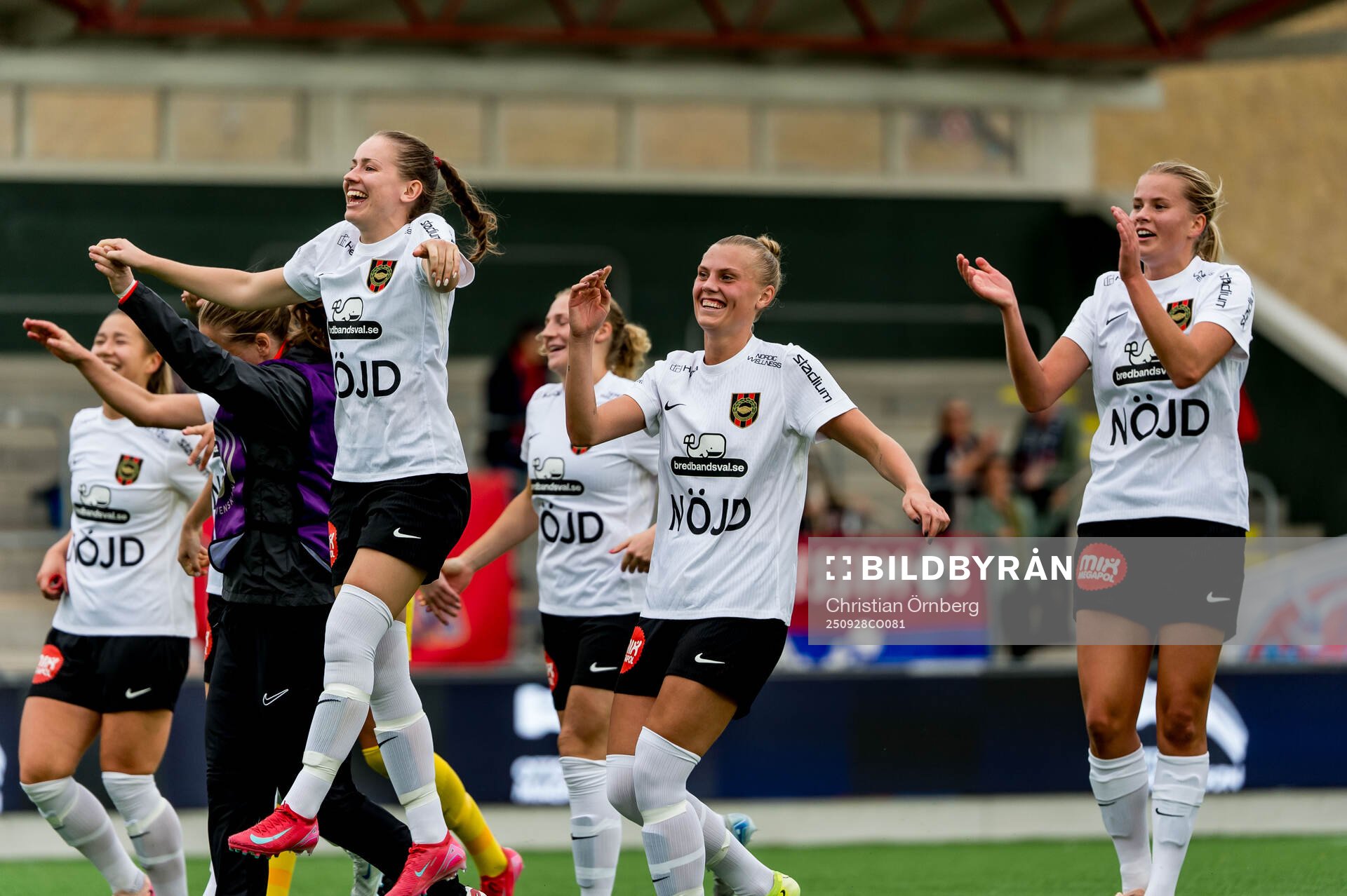 Brommapojkarnas spelare jublar