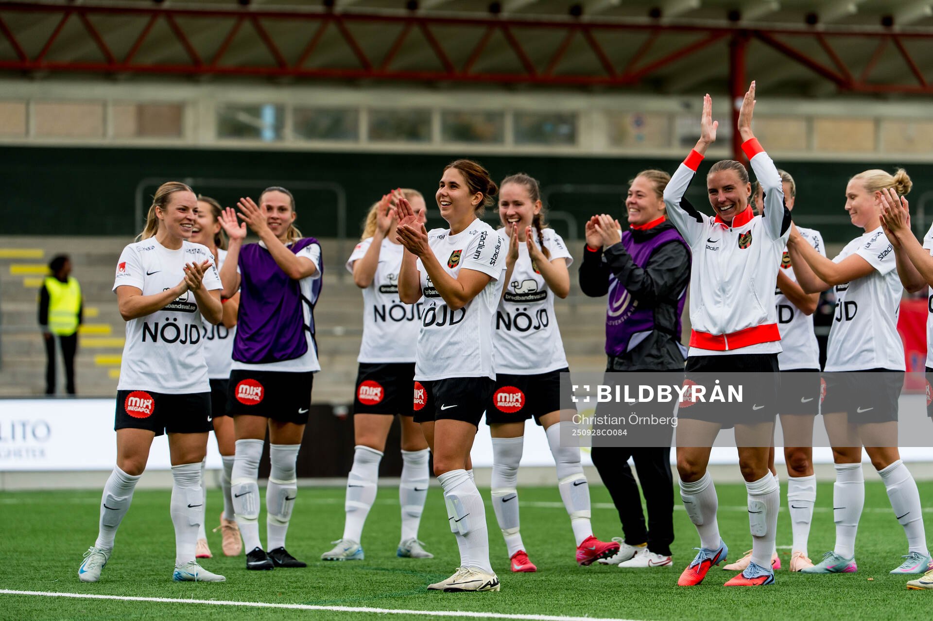 Brommapojkarnas spelare jublar