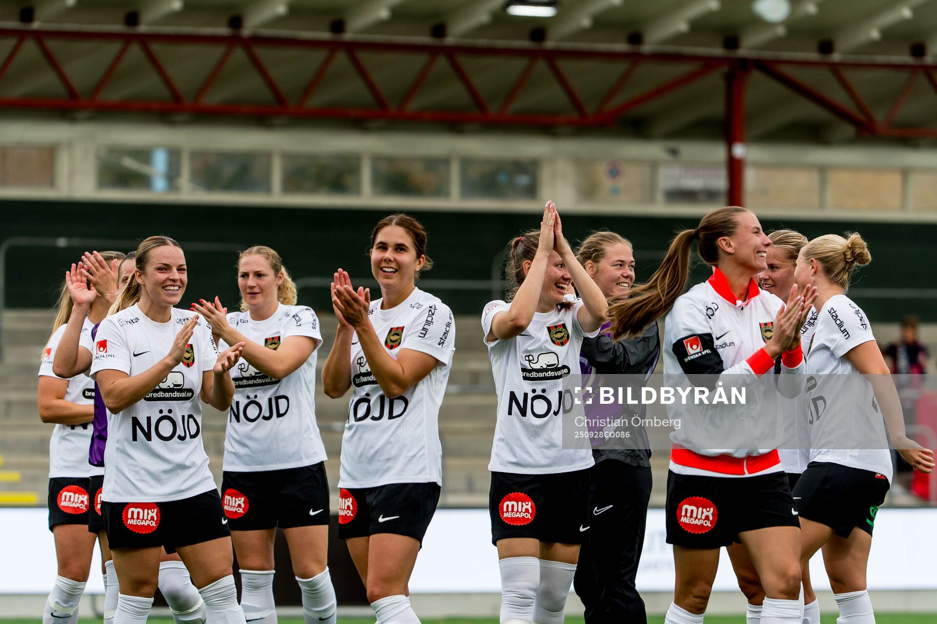 Brommapojkarnas spelare jublar