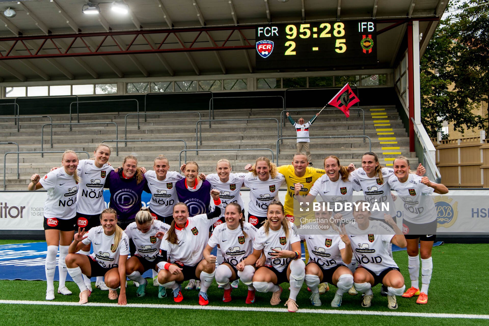 Brommapojkarnas spelare jublar