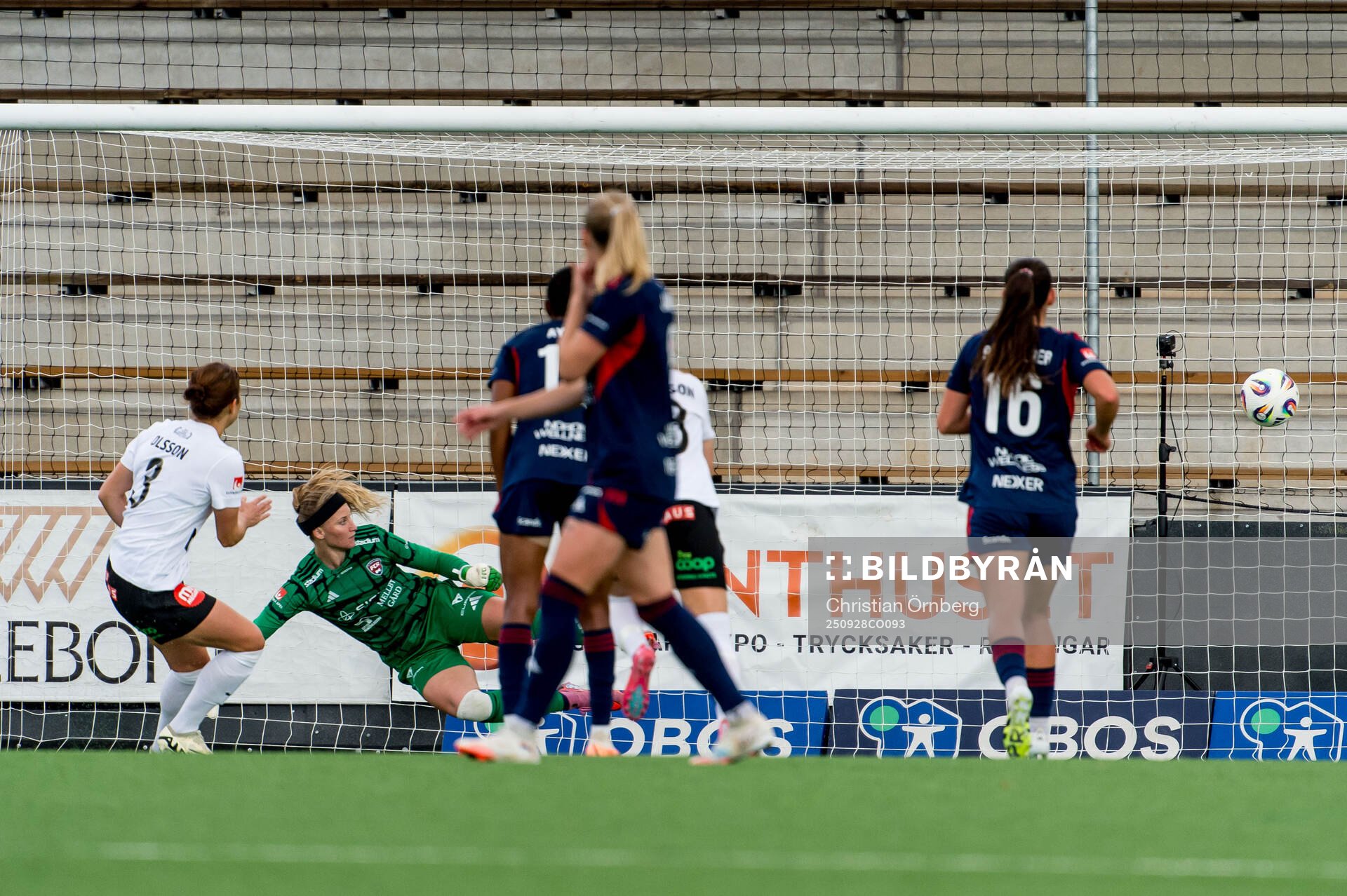 Brommapojkarnas Julia Olsson sätter straff på Rosengårds