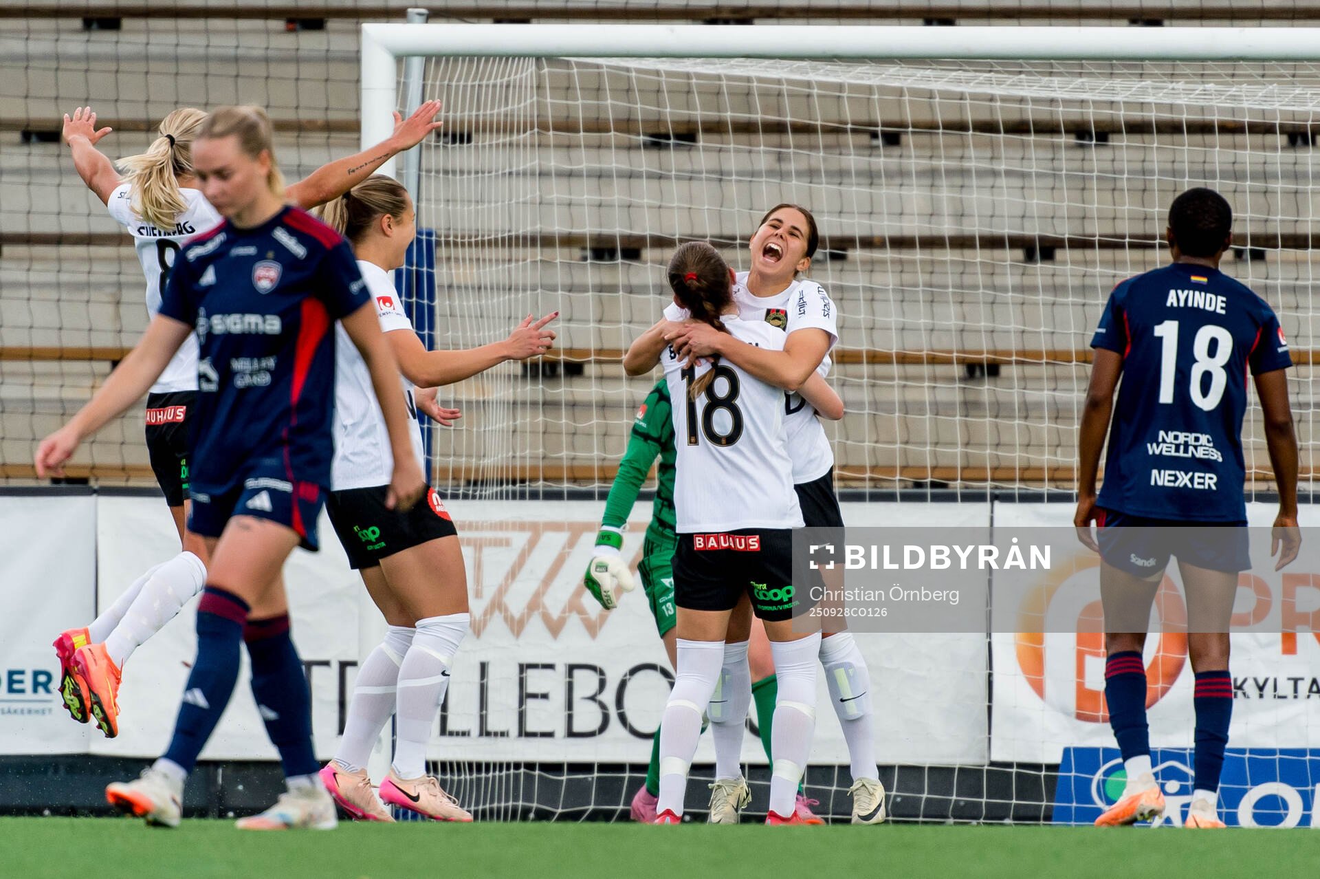 Brommapojkarnas Julia Olsson jublar