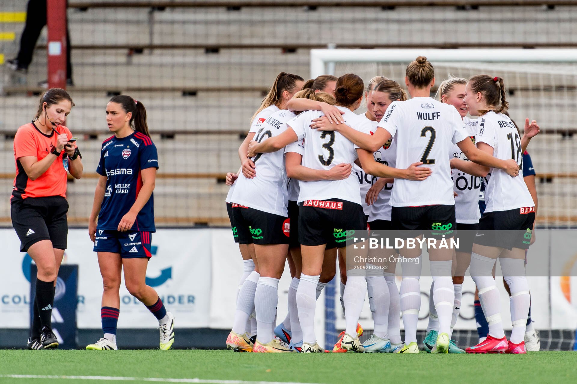 Brommapojkarnas spelare jublar