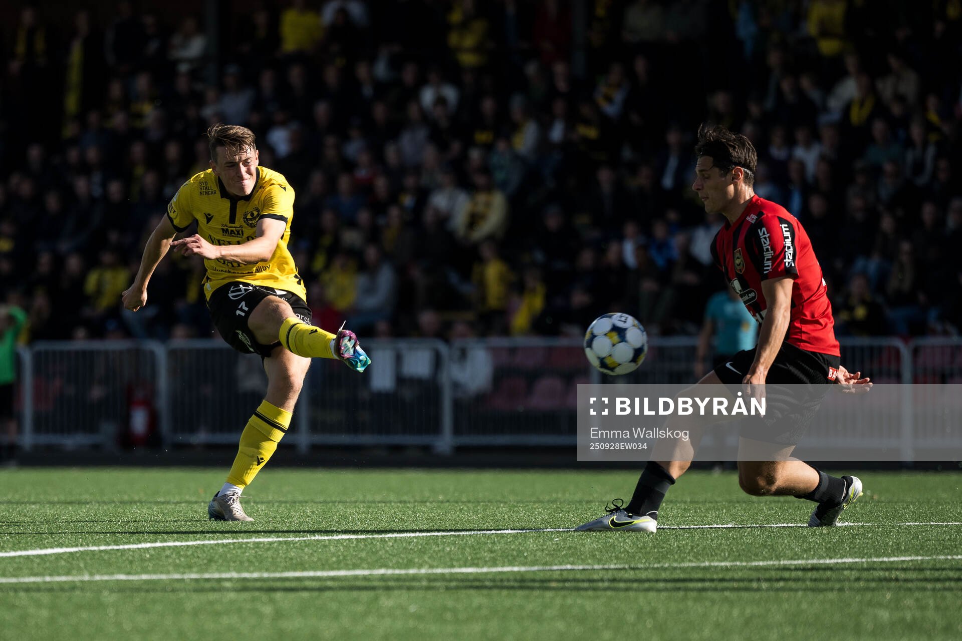 Mjällbys Elliot Stroud och Brommapojkarnas Kevin Ackermann