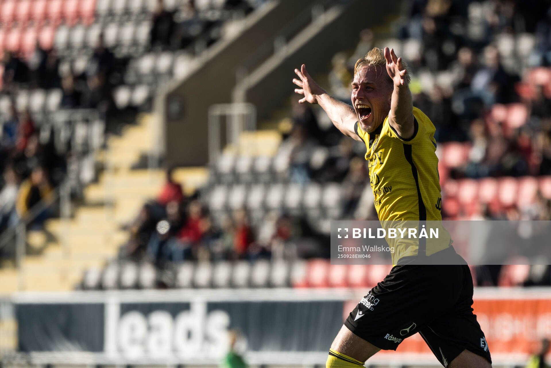 Mjällbys Herman Johansson jublar