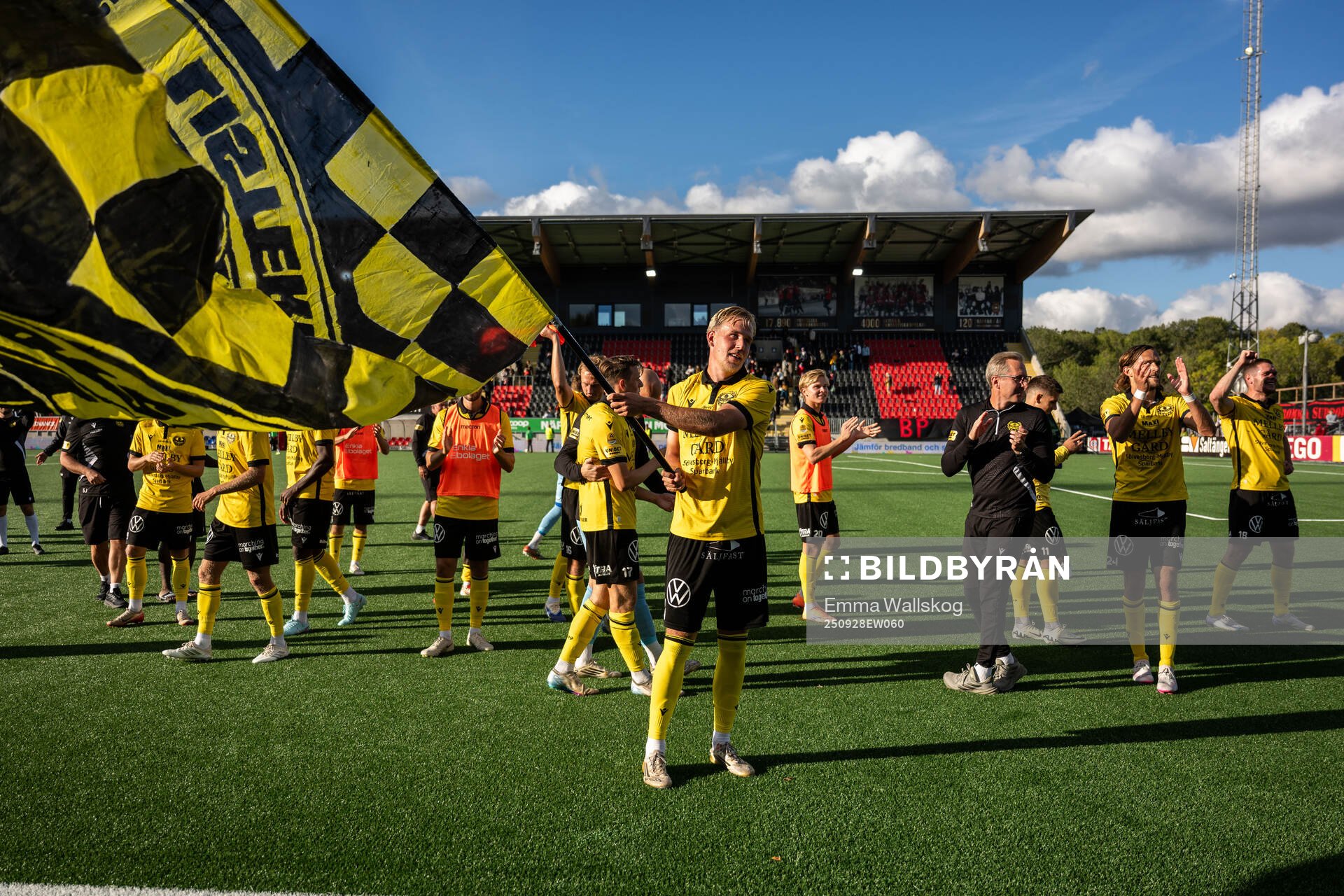 Mjällbys Herman Johansson jublar
