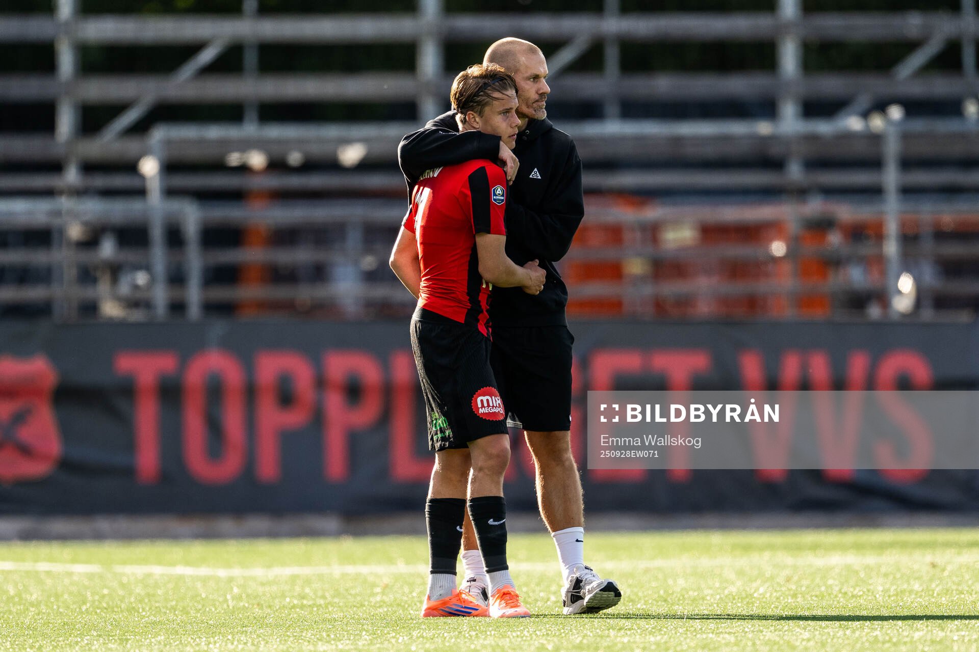 Brommapojkarnas Love Arrhov och huvudtränare Ulf