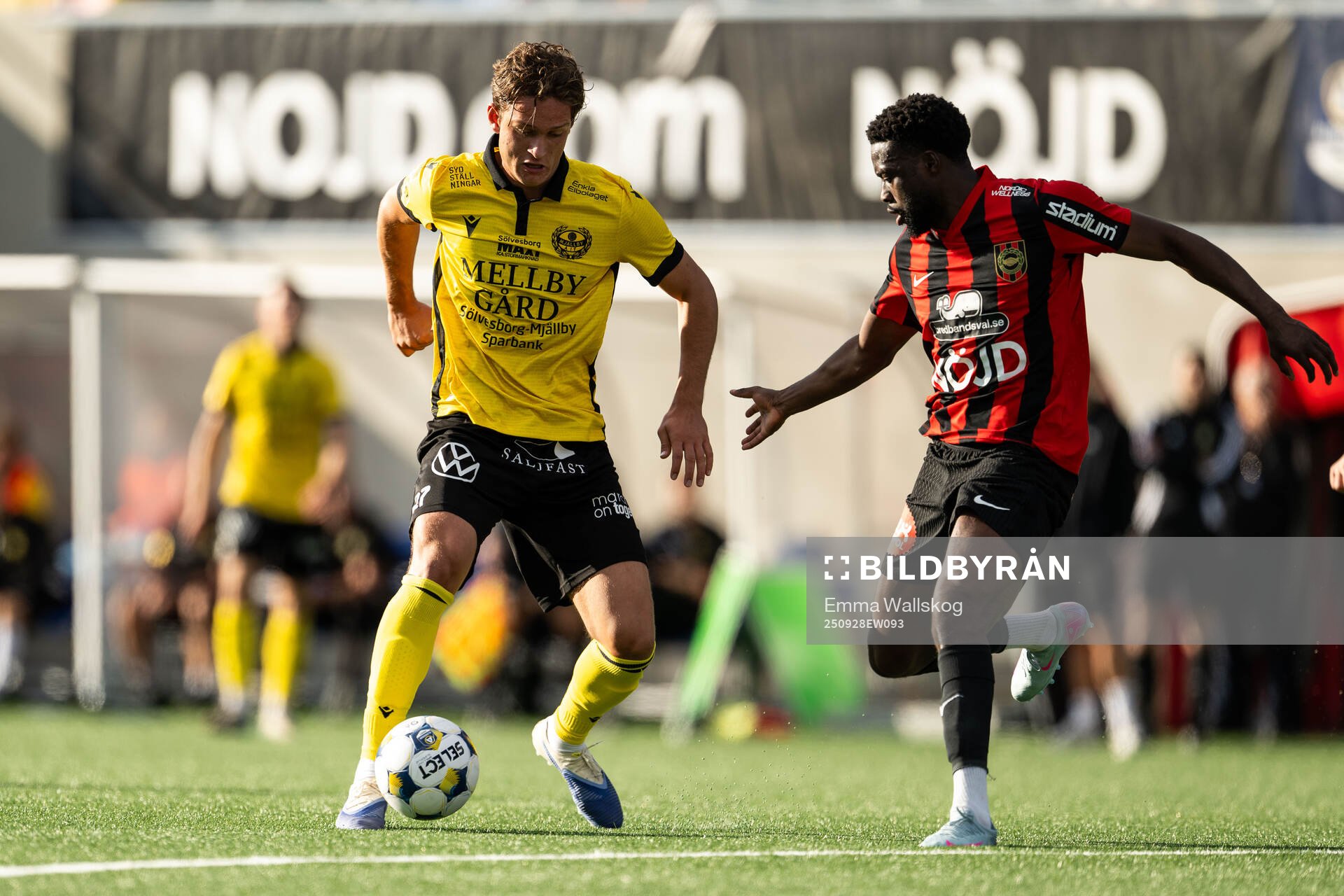 Mjällbys Ludvig Tidstrand och Brommapojkarnas Isak Ssali