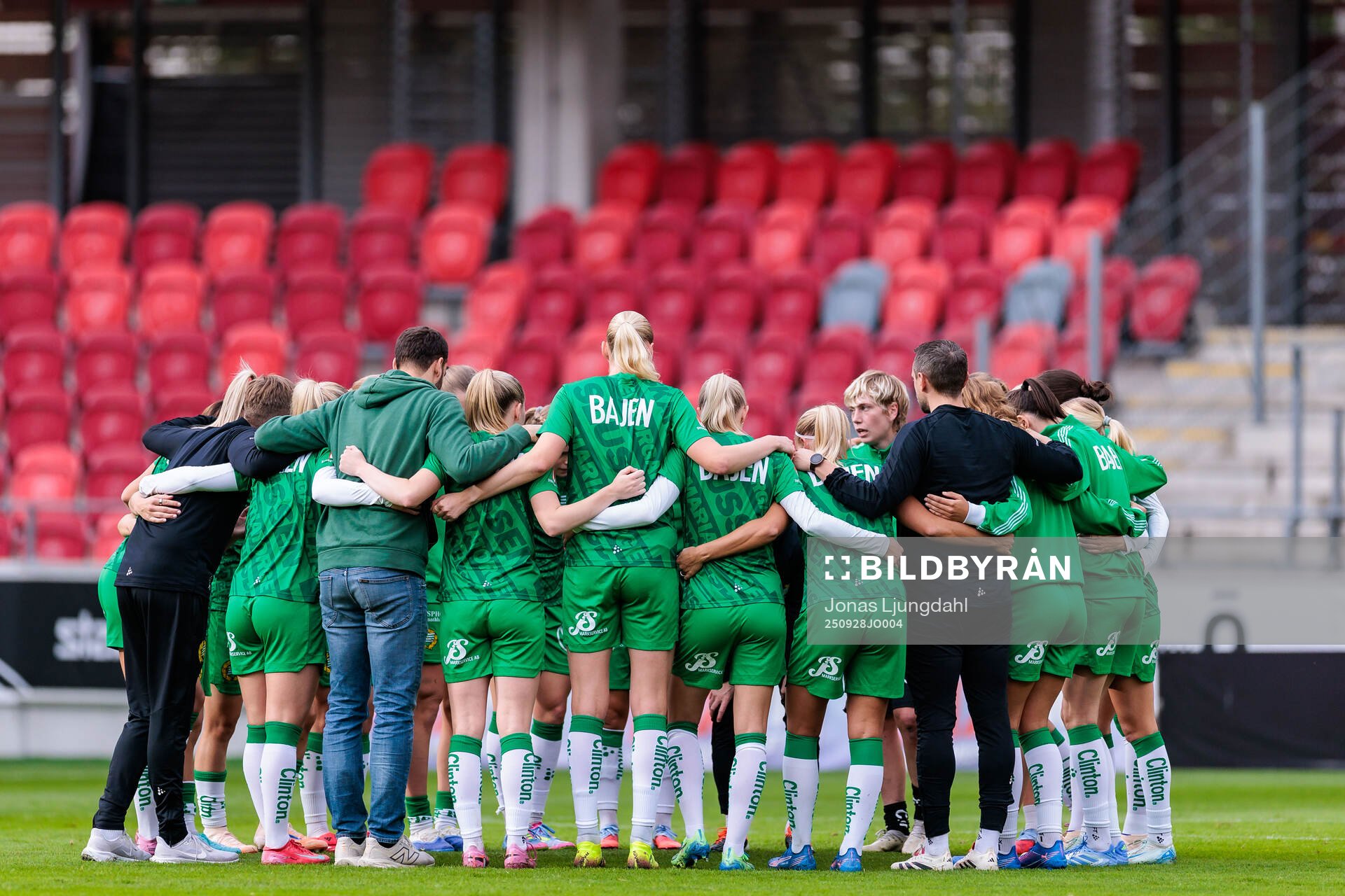Hammarbys spelare samlas
