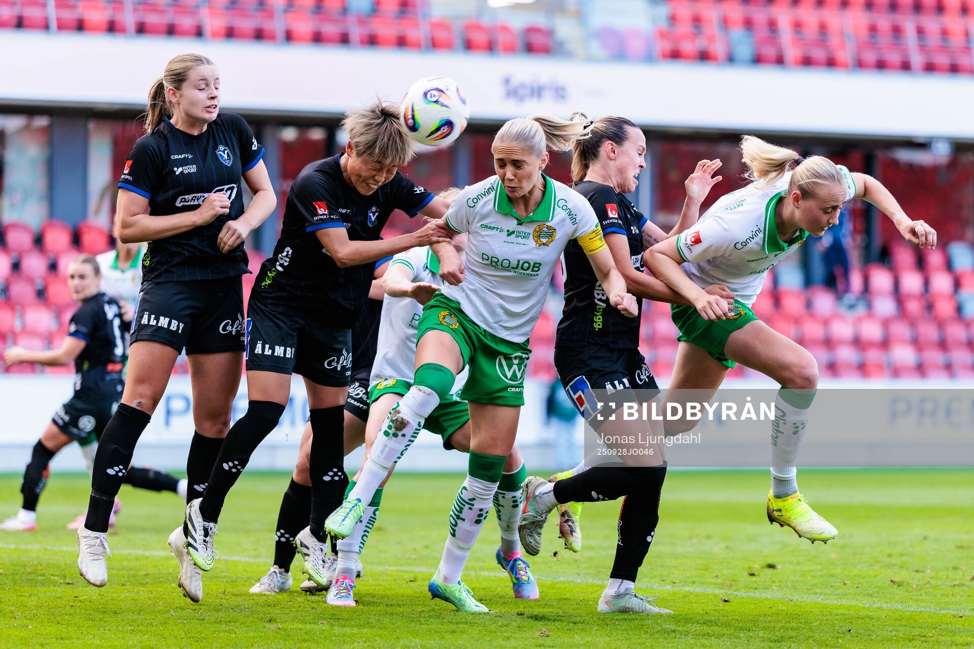 Växjö DFFs Emma Holmqvist, Suzu Amano, Larkin Russel,