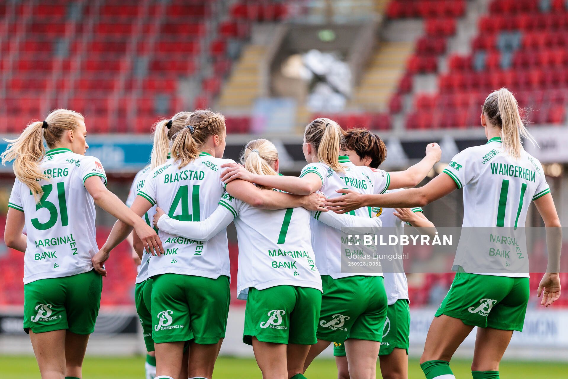 Hammarbys spelare jublar