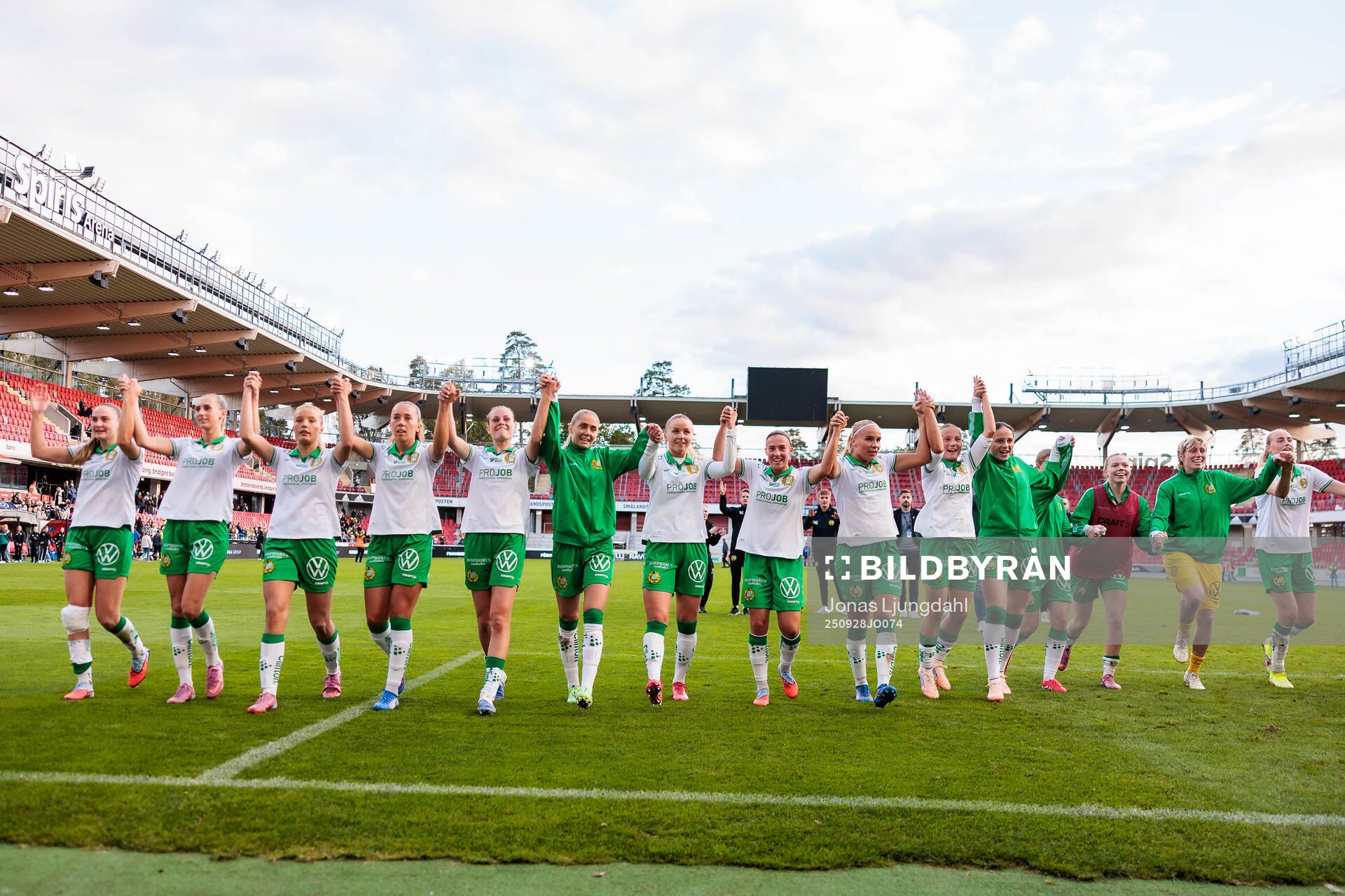 Hammarbys spelare jublar