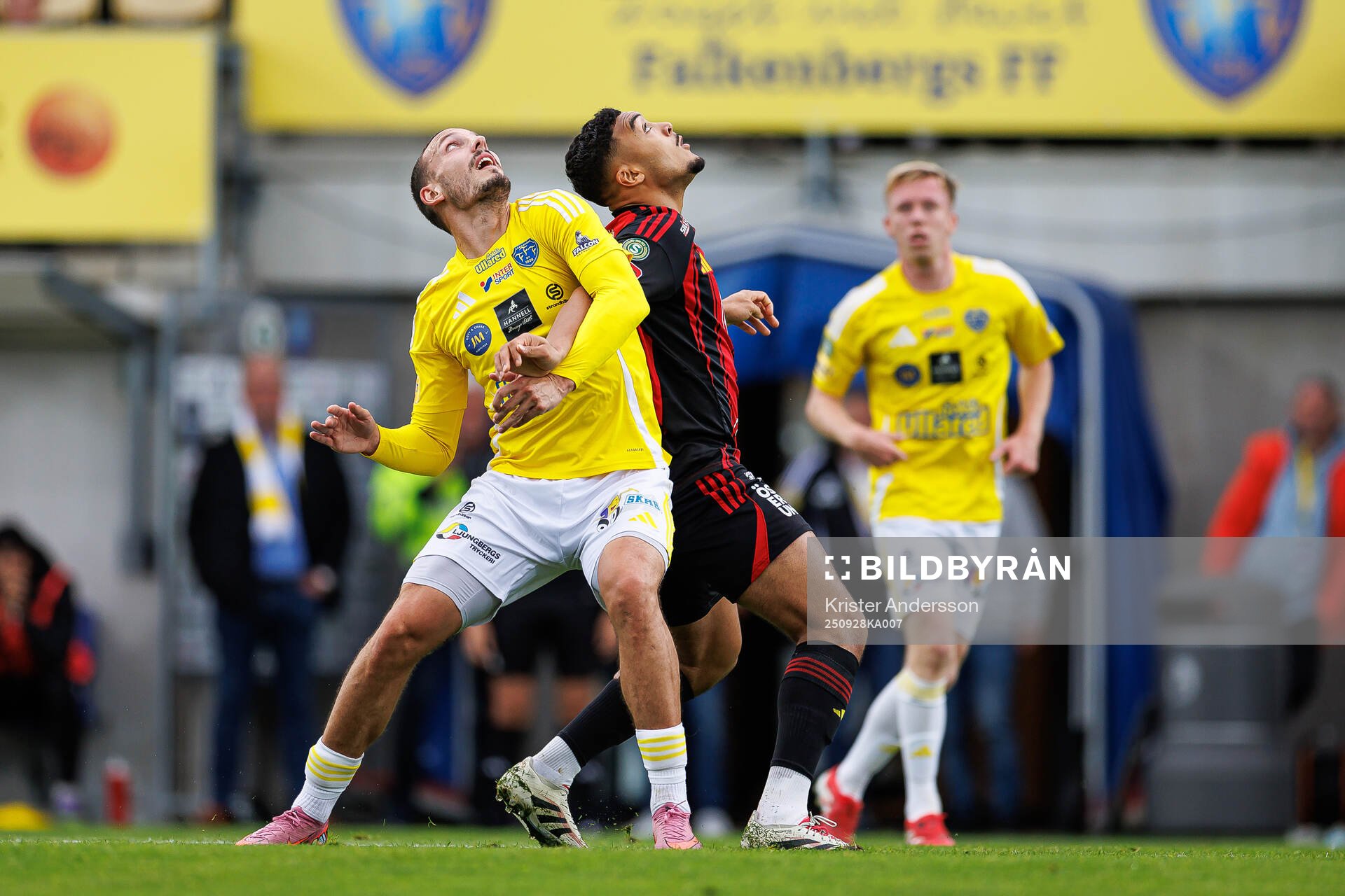 Falkenbergs Viktor Ekblom och Östersunds Gideon Granström