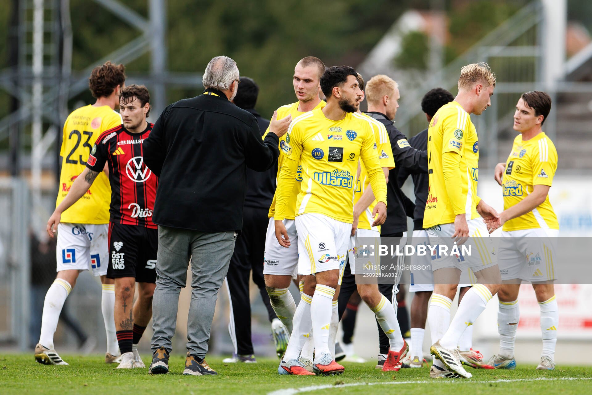 Falkenbergs spelare jublar