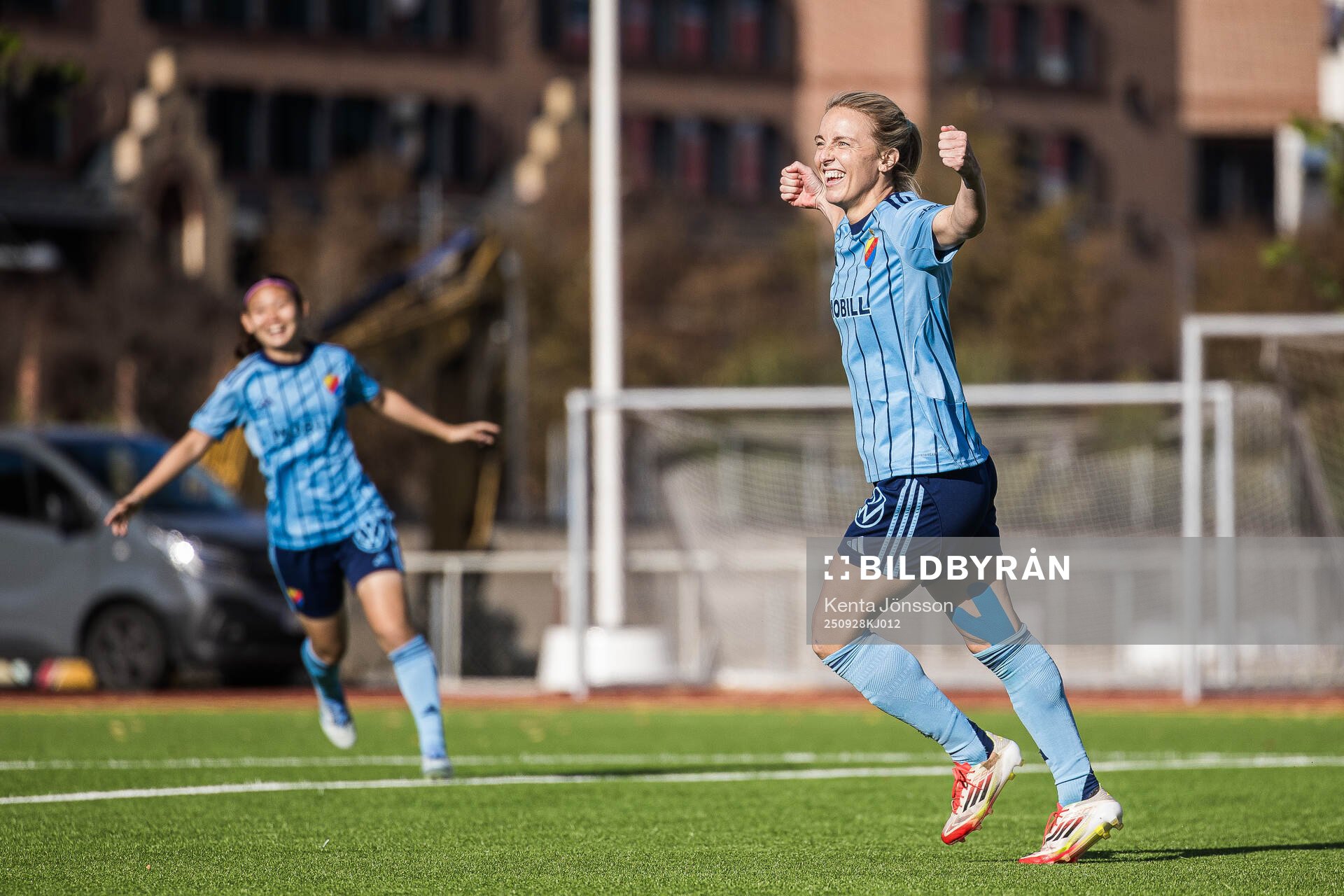 Djurgårdens Mimmi Wahlström jublar