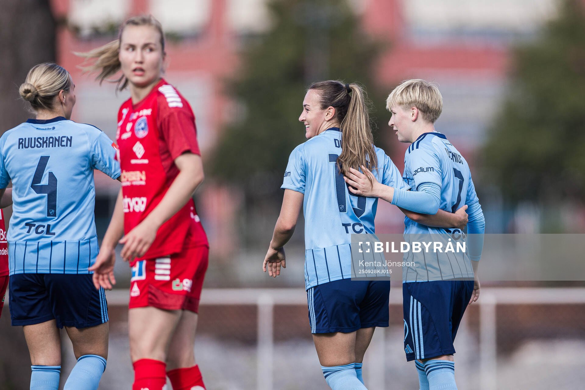 Djurgårdens Olivia Ulenius jublar