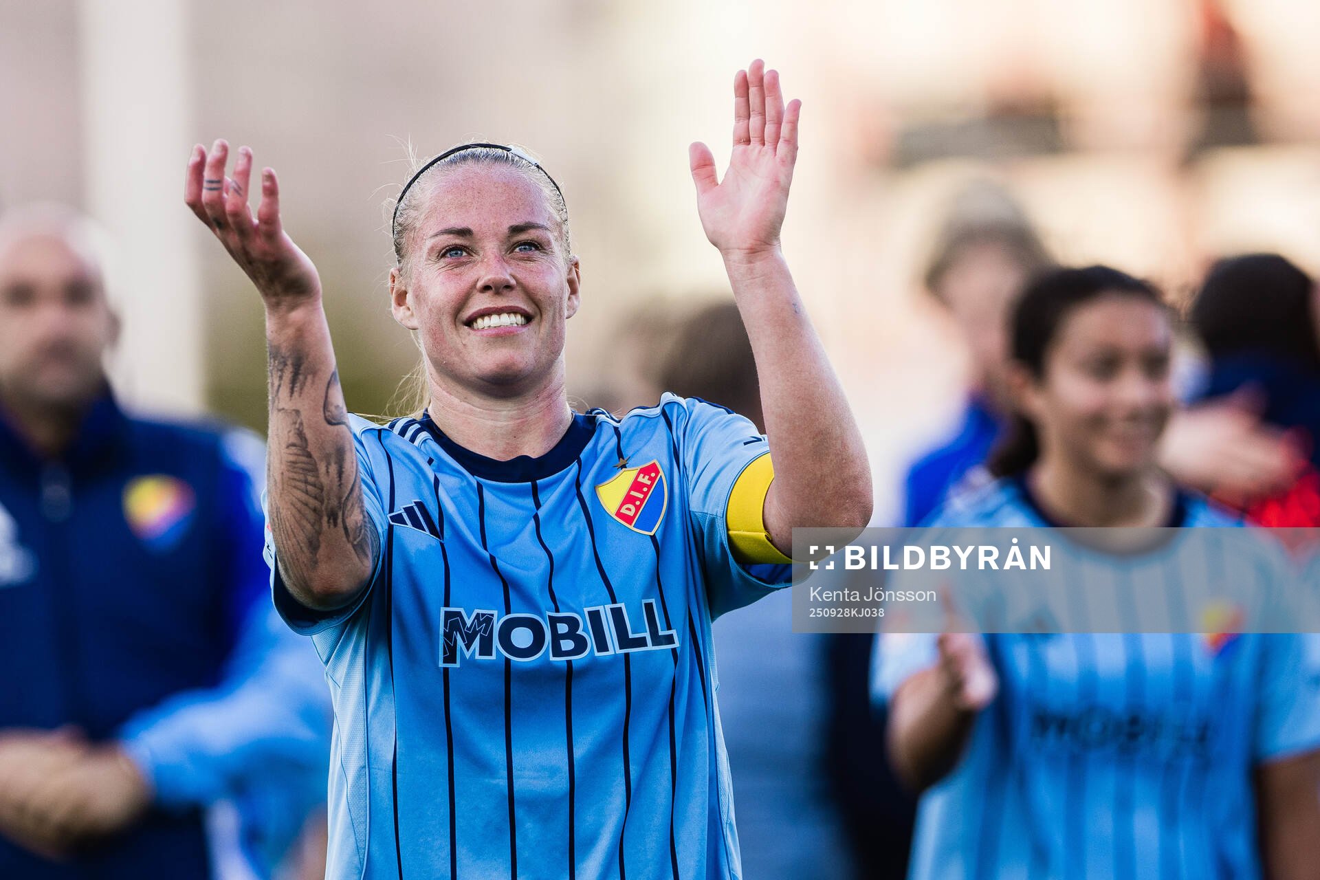 Djurgårdens Therese Åsland jublar