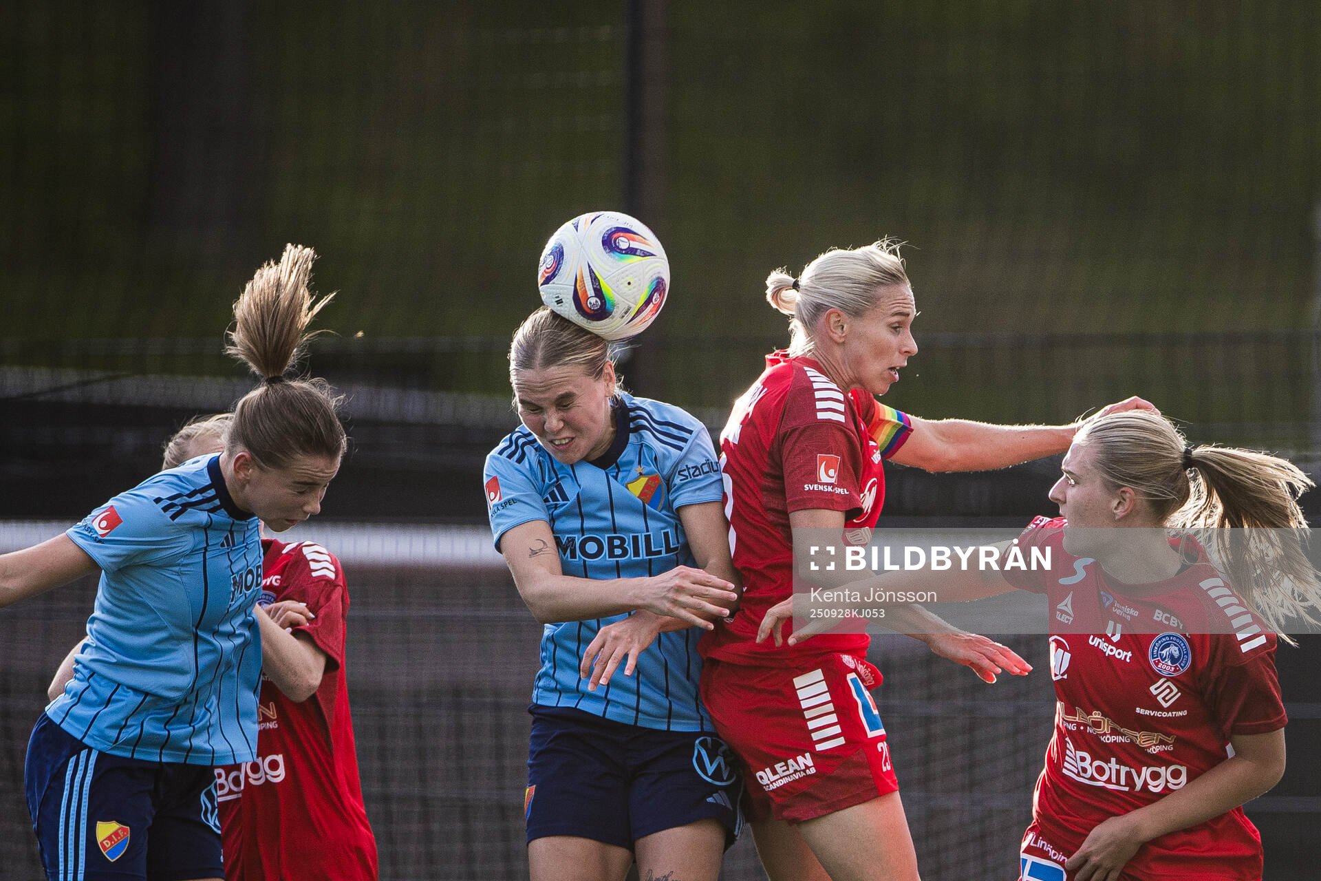 Djurgårdens Nanne Ruuskanen och Linköpings Jonna Andersson
