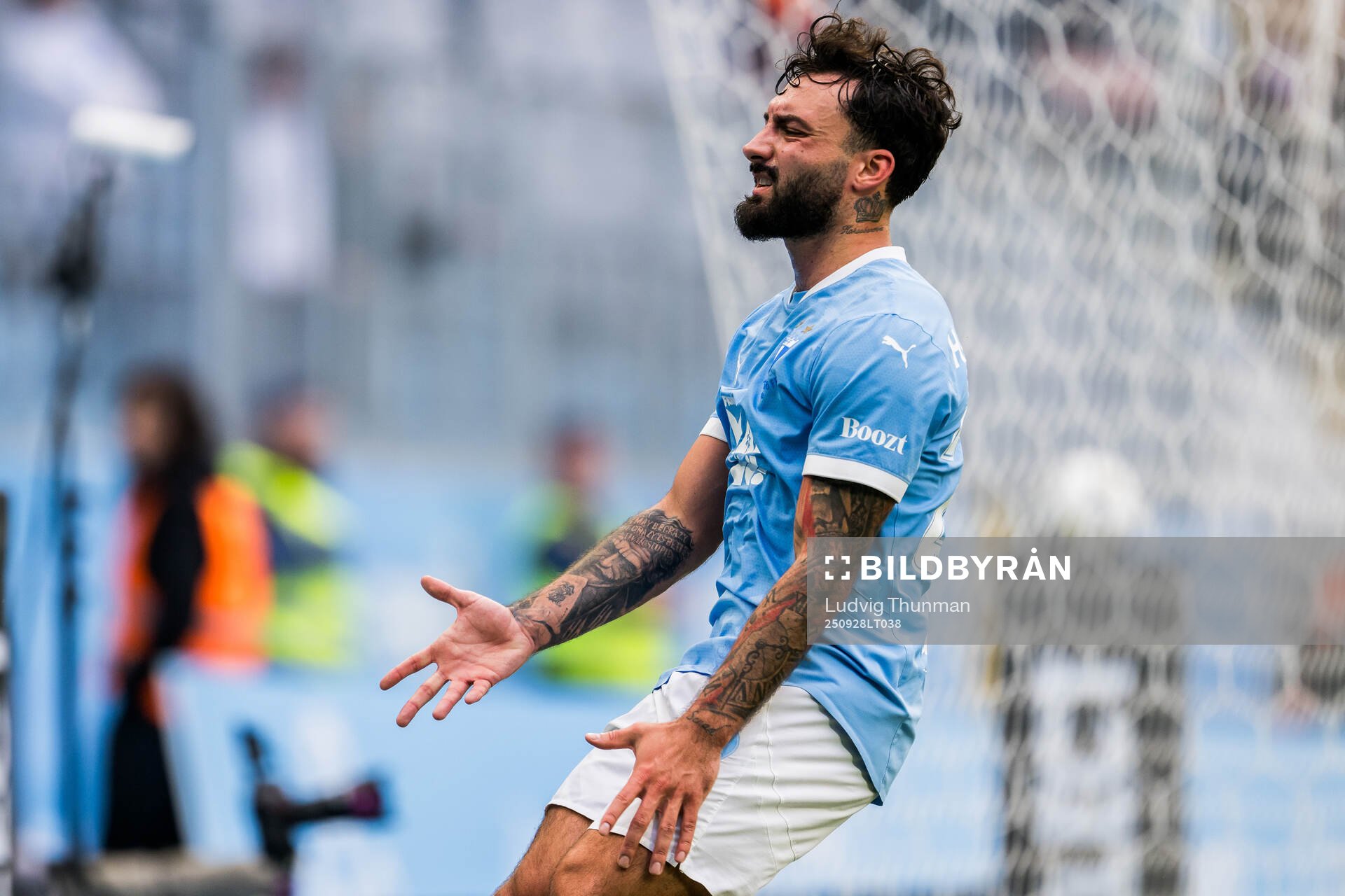 Malmö FFs Sead Haksabanovic deppar