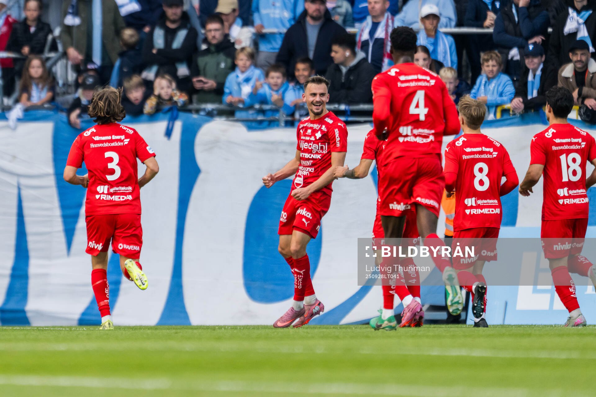Värnamos Ajdin Zeljkovic jublar