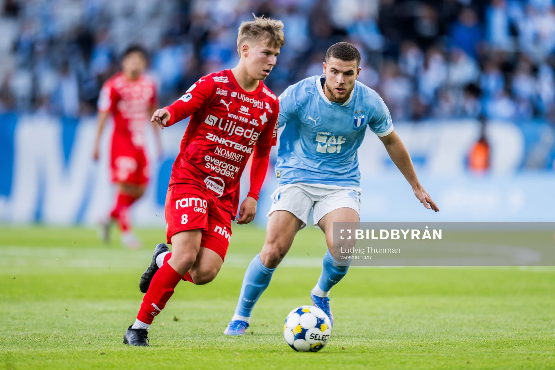 Värnamos Otso Liimatta och Malmö FFs Gabriel Busanello