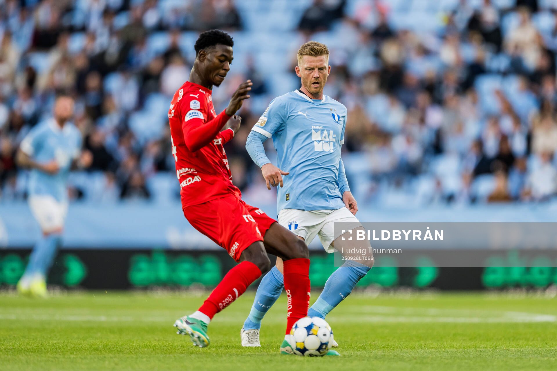 Värnamos Rufai Mohammed och Malmö FFs Anders Christiansen