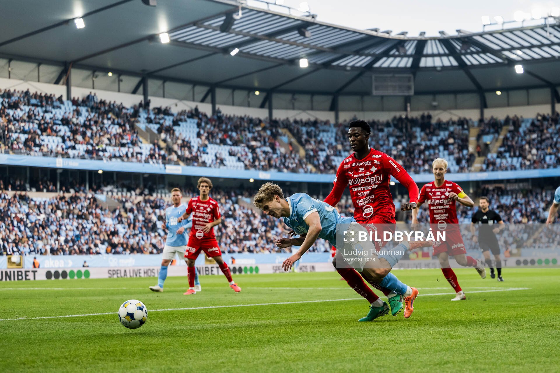 Malmö FFs Hugo Bolin och Värnamos Rufai Mohammed