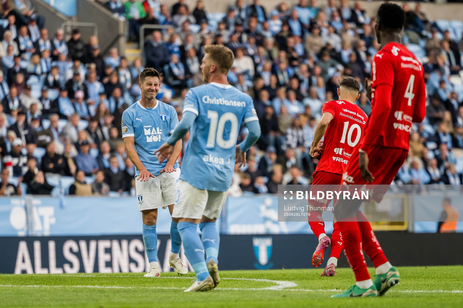 Malmö FFs Lasse Berg Johnsen deppar