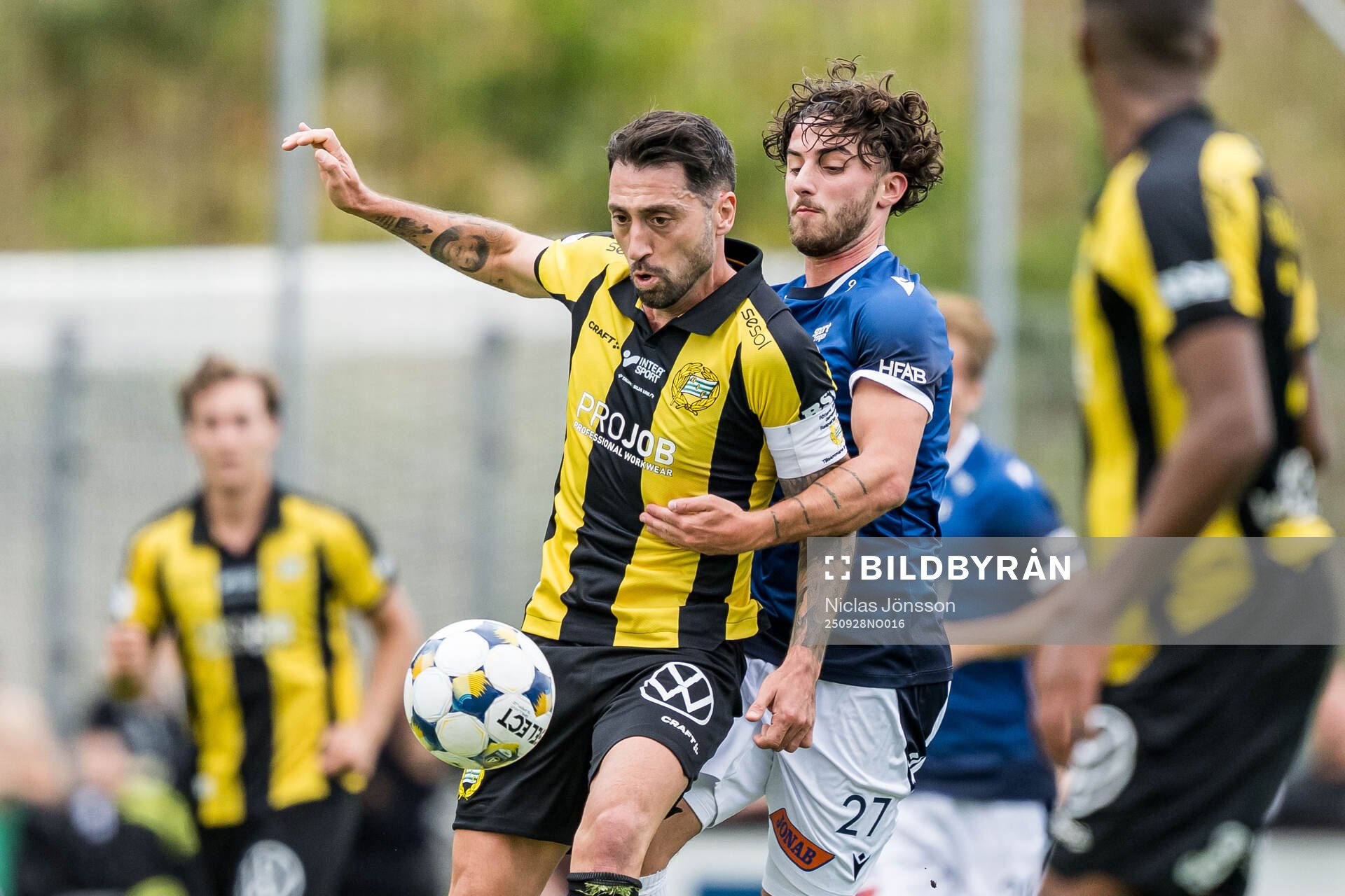 Hammarbys Nahir Besara och Halmstads Rocco Ascone