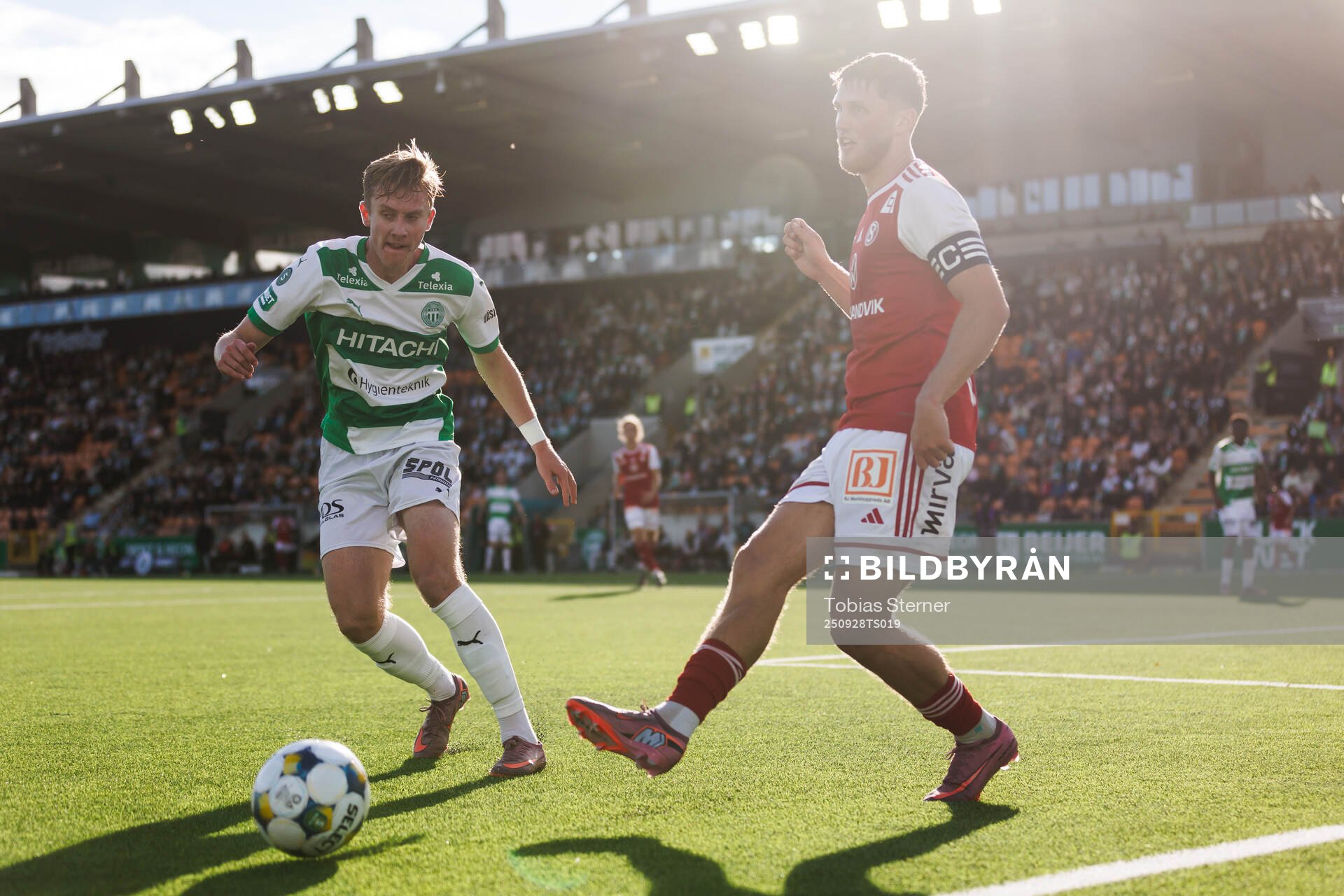 Västerås Karl Gunnarsson och Sandvikens IFs Emil Engqvist