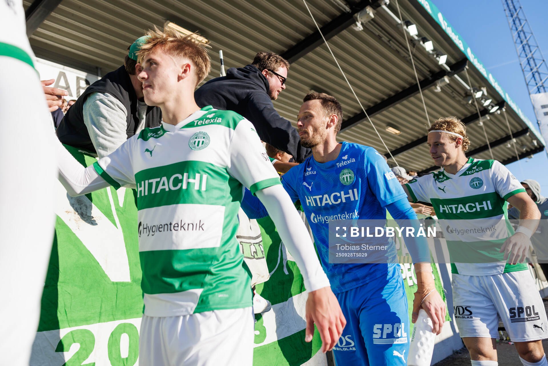 Västerås målvakt Anton Fagerström jublar