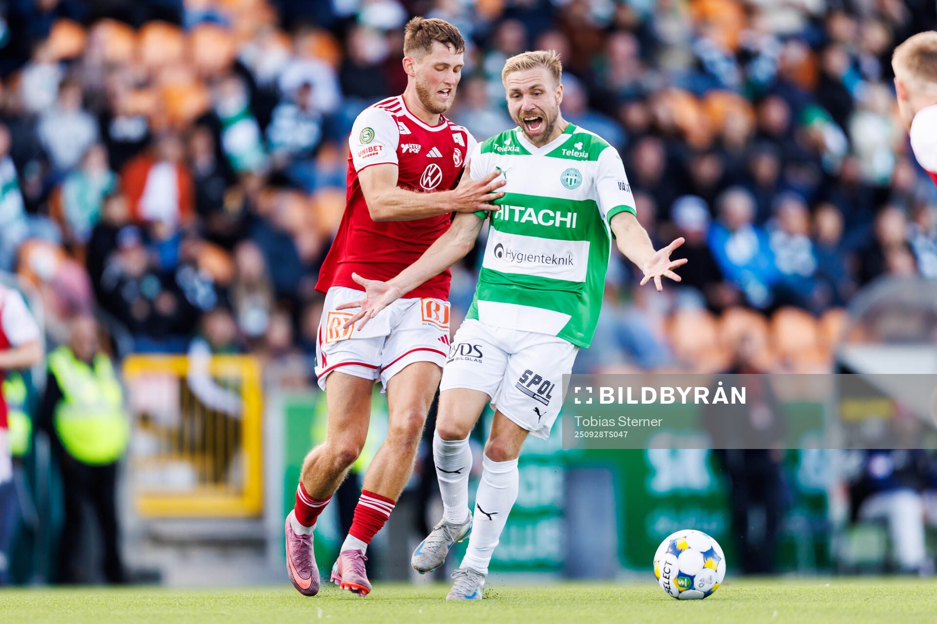 Sandvikens IFs Emil Engqvist och Västerås Jonathan Ring