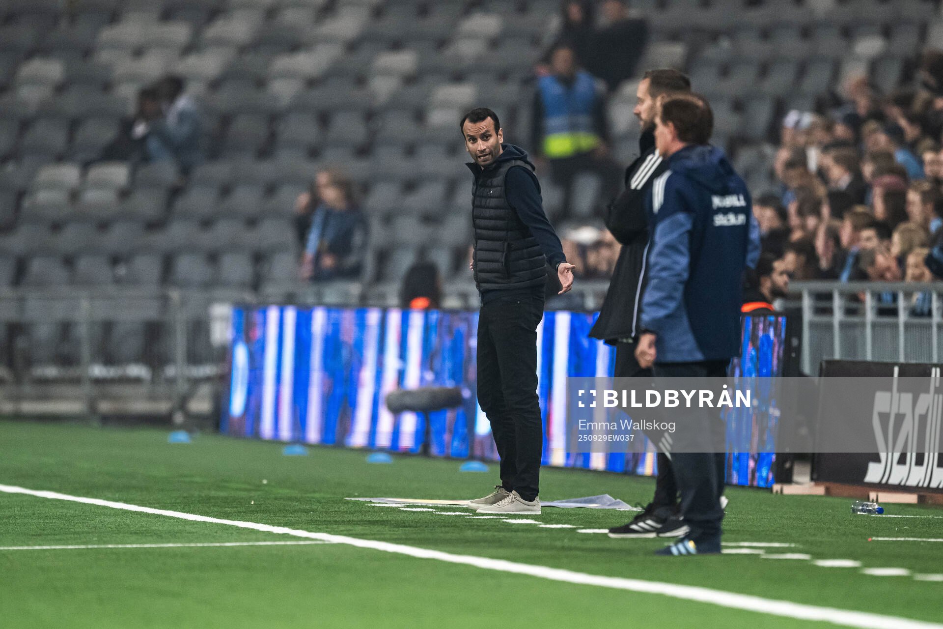 Sirius tränare Andreas Engelmark reagerar