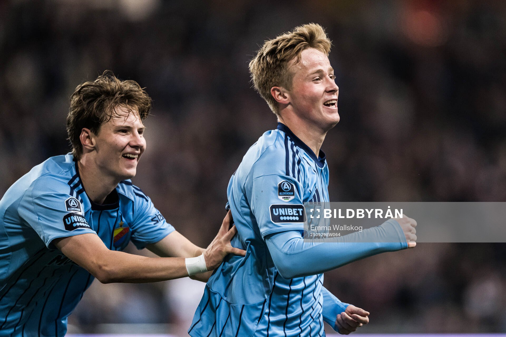 Djurgårdens August Priske Flyger och Bo Hegland  jublar