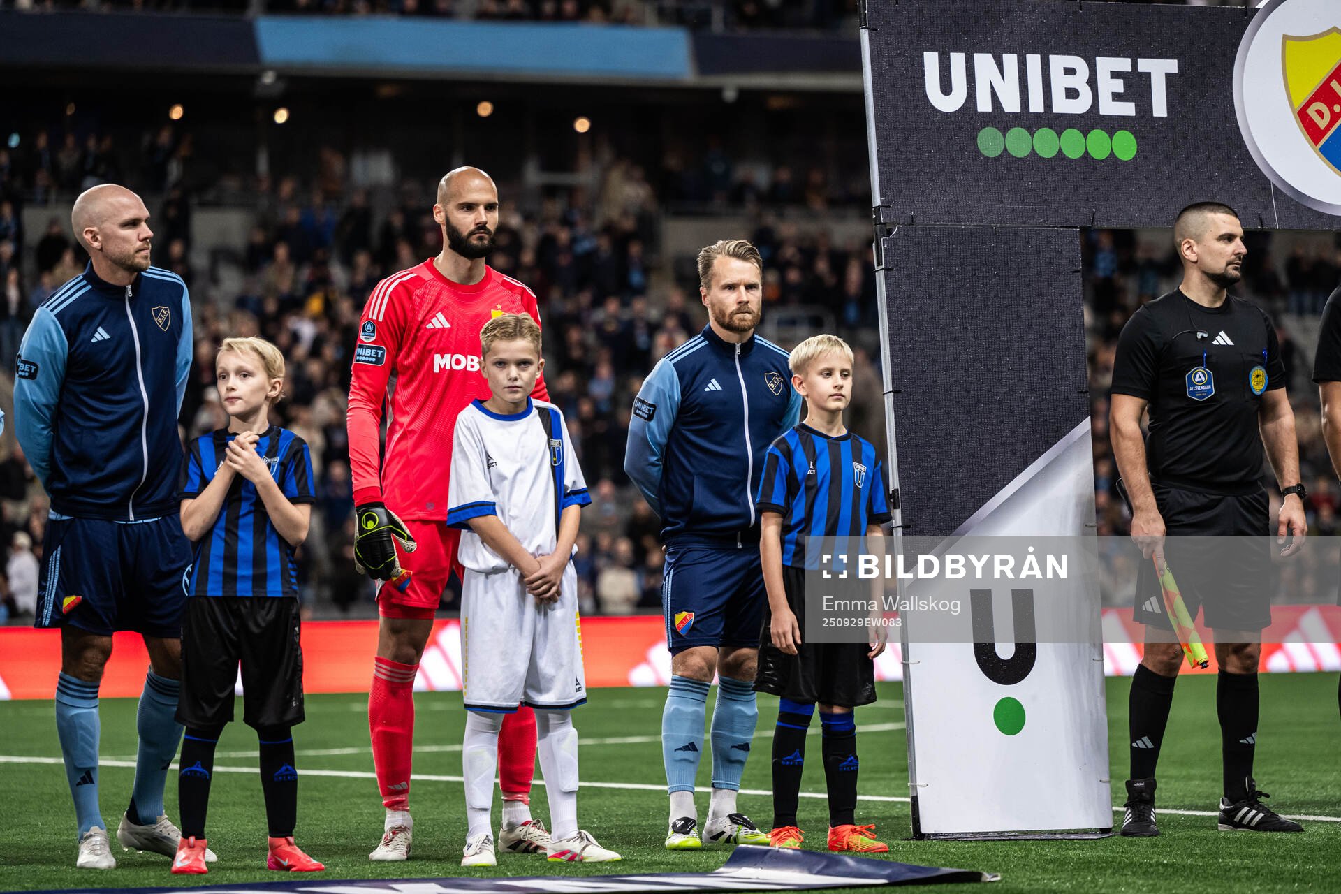 Djurgårdens Marcus Danielson, målvakt Filip Manojlovic