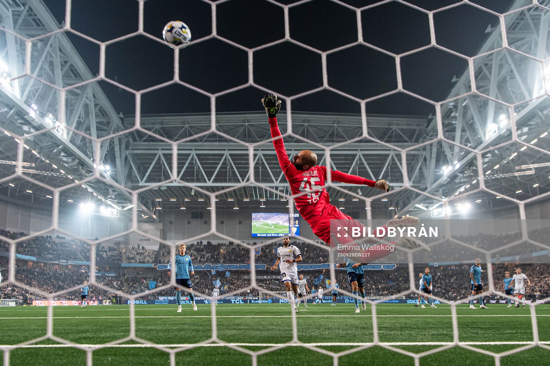 Djurgårdens målvakt Filip Manojlovic släpper in 3-1 av