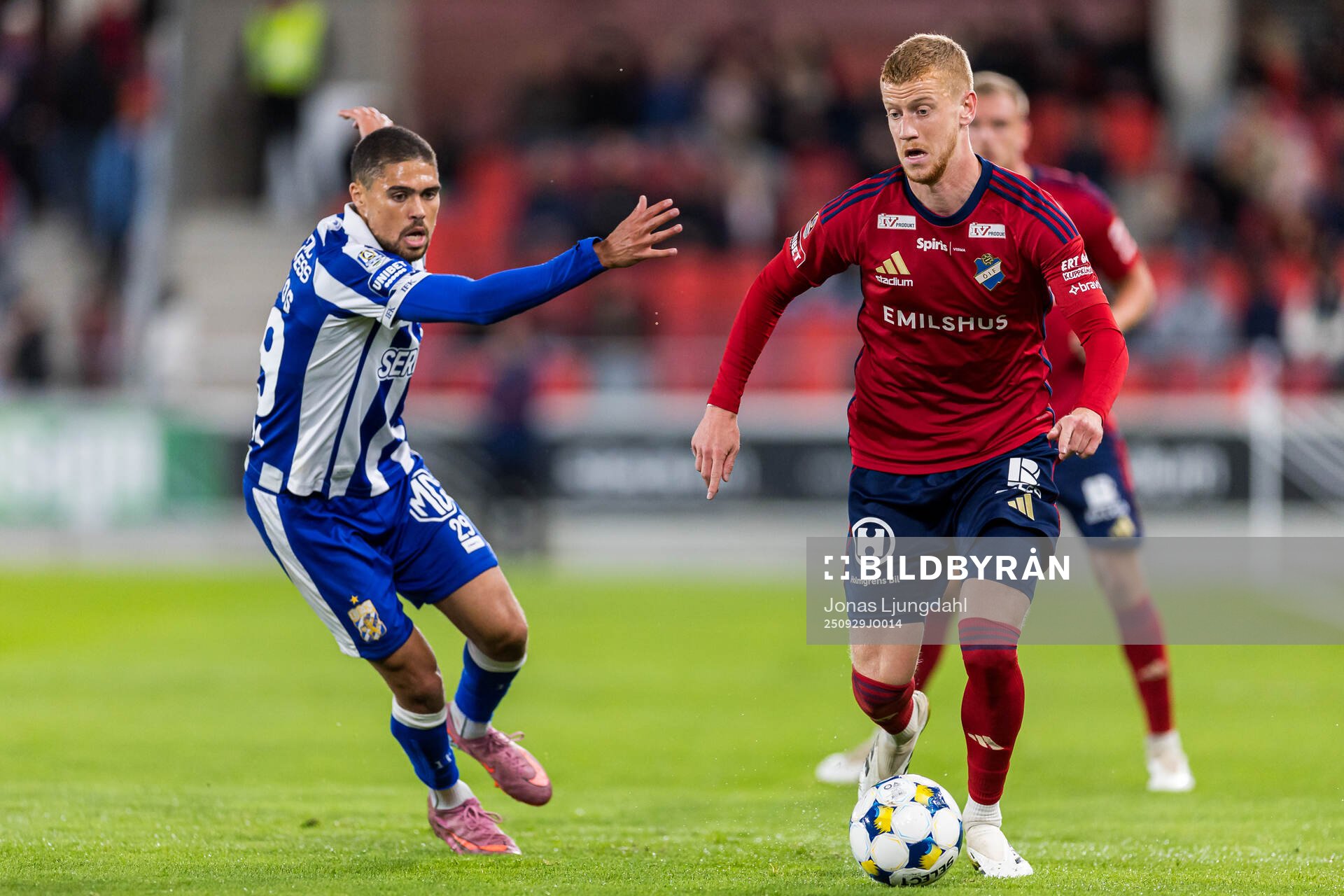 IFK Göteborgs Thomas Santos och Östers Daniel Ask