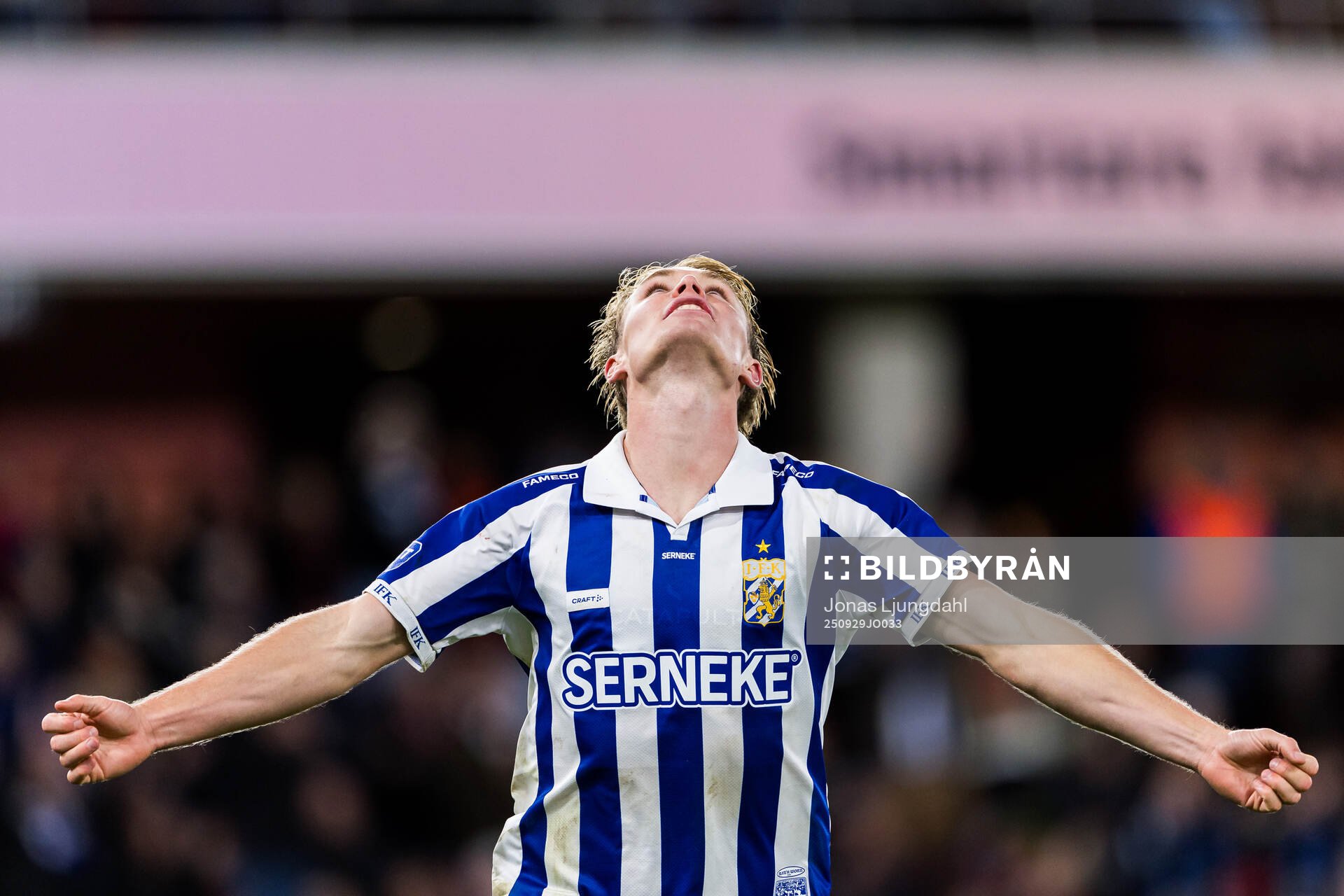 IFK Göteborgs Max Fenger jublar