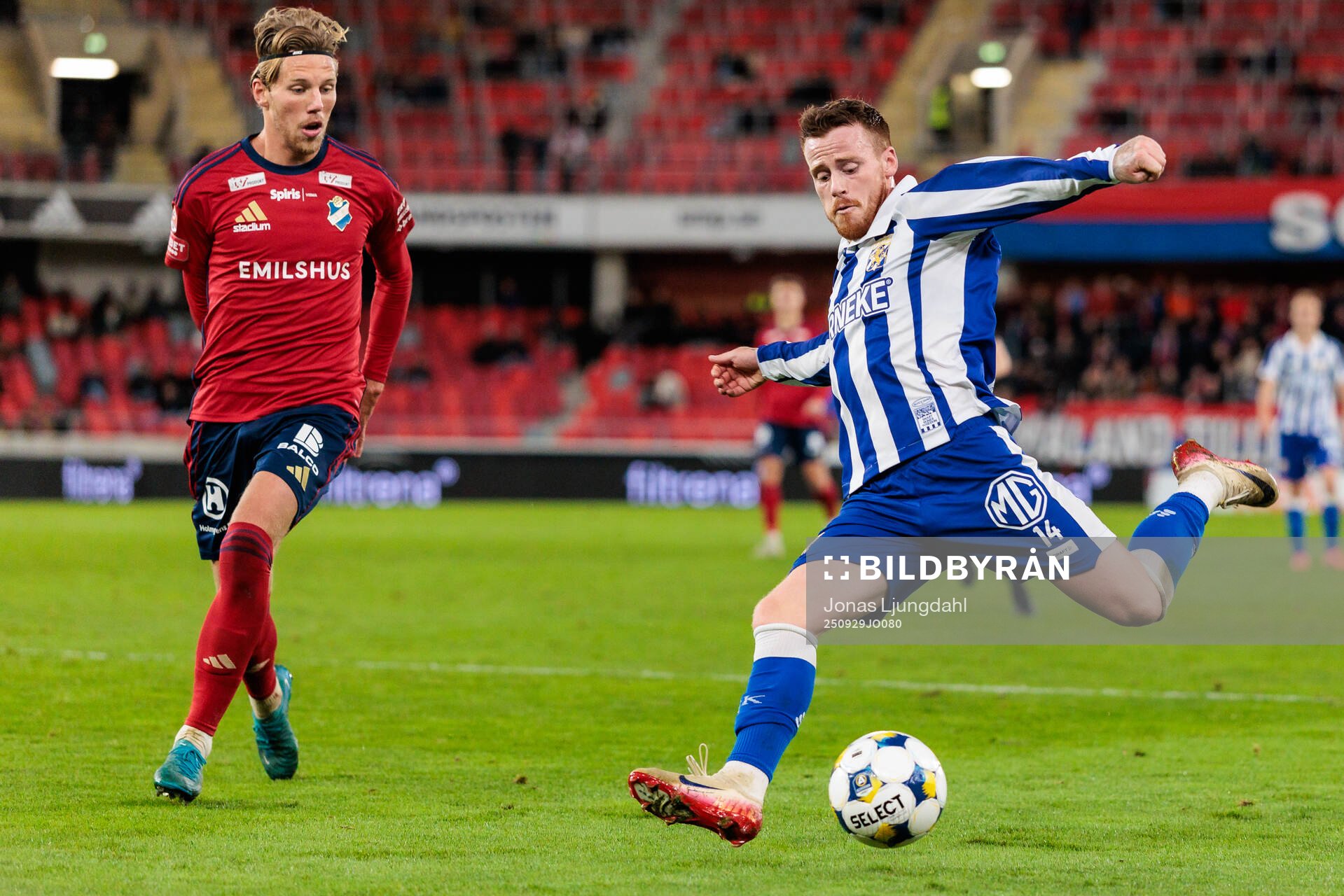 Östers Noah Söderberg och IFK Göteborgs Tobias Heintz