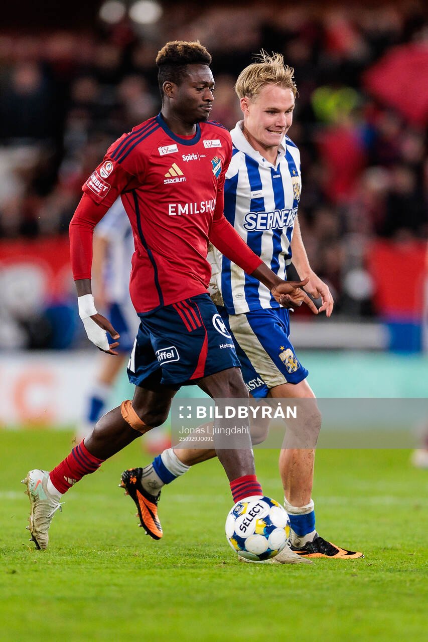 Östers Kingsley Gyamfi och IFK Göteborgs Max Fenger