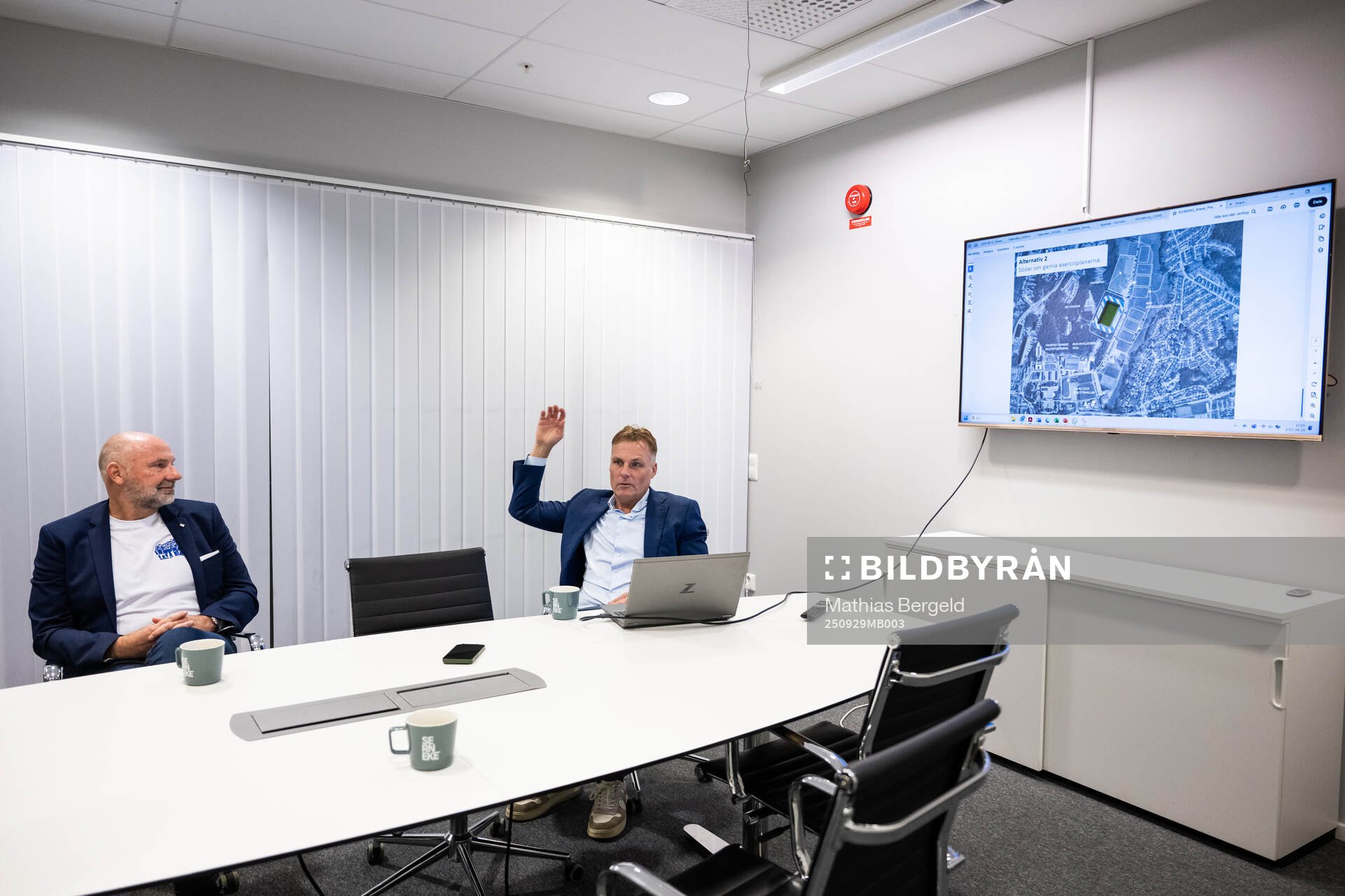 IFK Göteborgs klubbdirektör Håkan Mild och Ola Serneke,